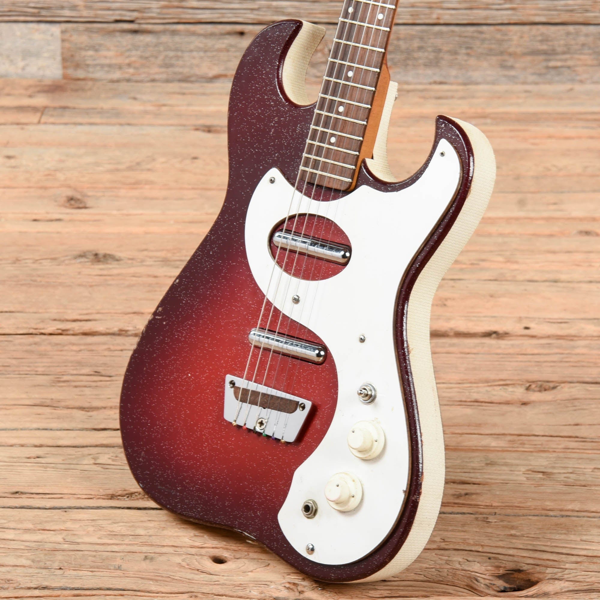 Silvertone 1457 w/ Amp in Case Red Burst 1965 Electric Guitars / Solid Body