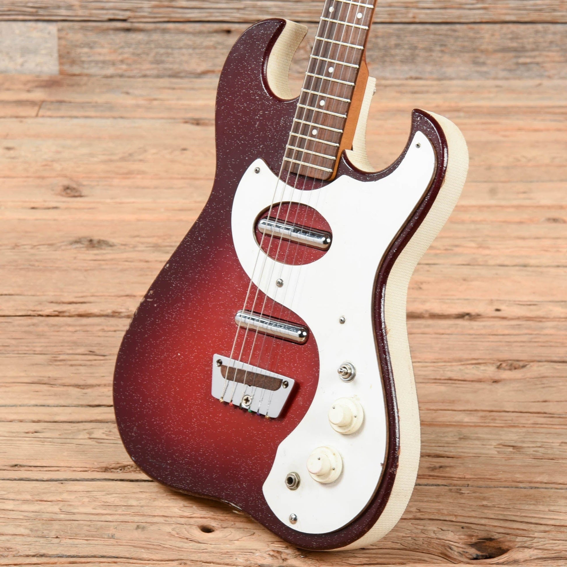 Silvertone 1457 w/ Amp in Case Red Burst 1965 Electric Guitars / Solid Body