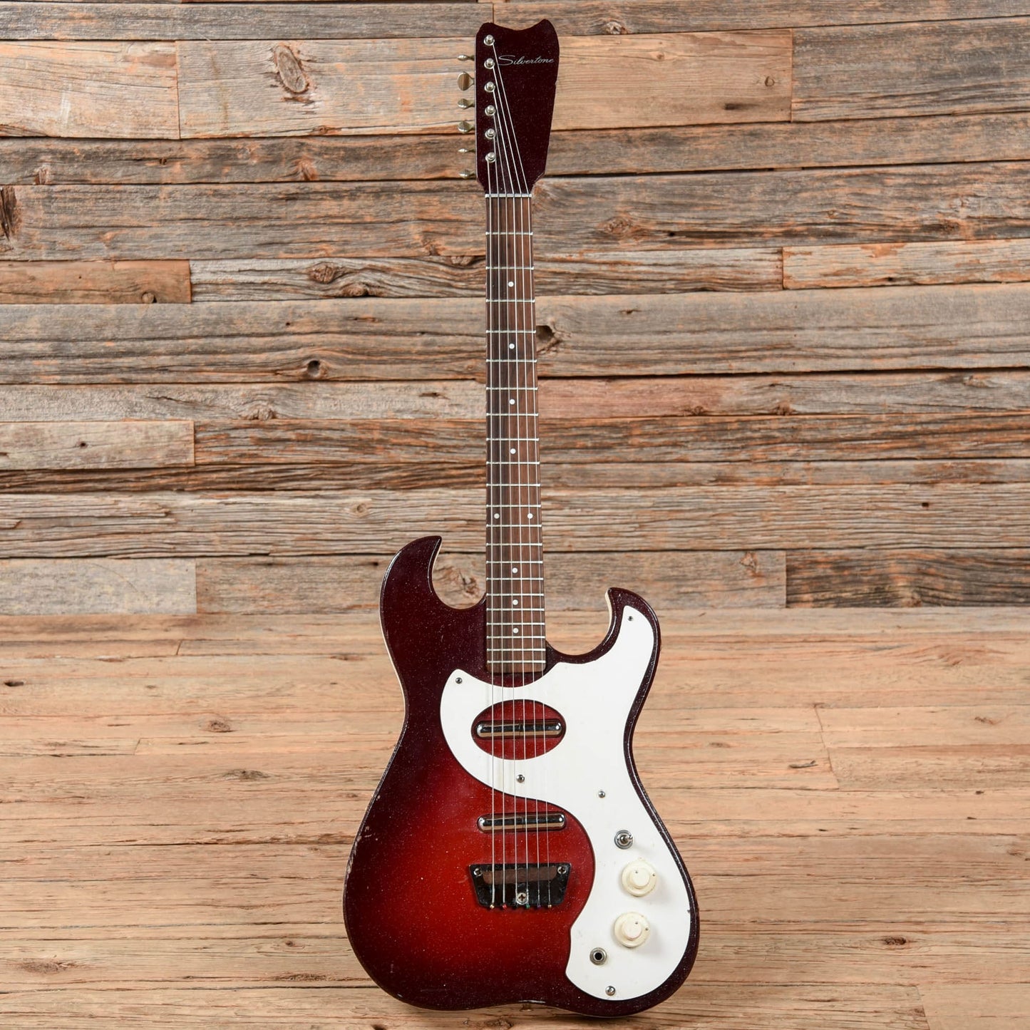 Silvertone 1457 w/ Amp in Case Red Burst 1965 Electric Guitars / Solid Body