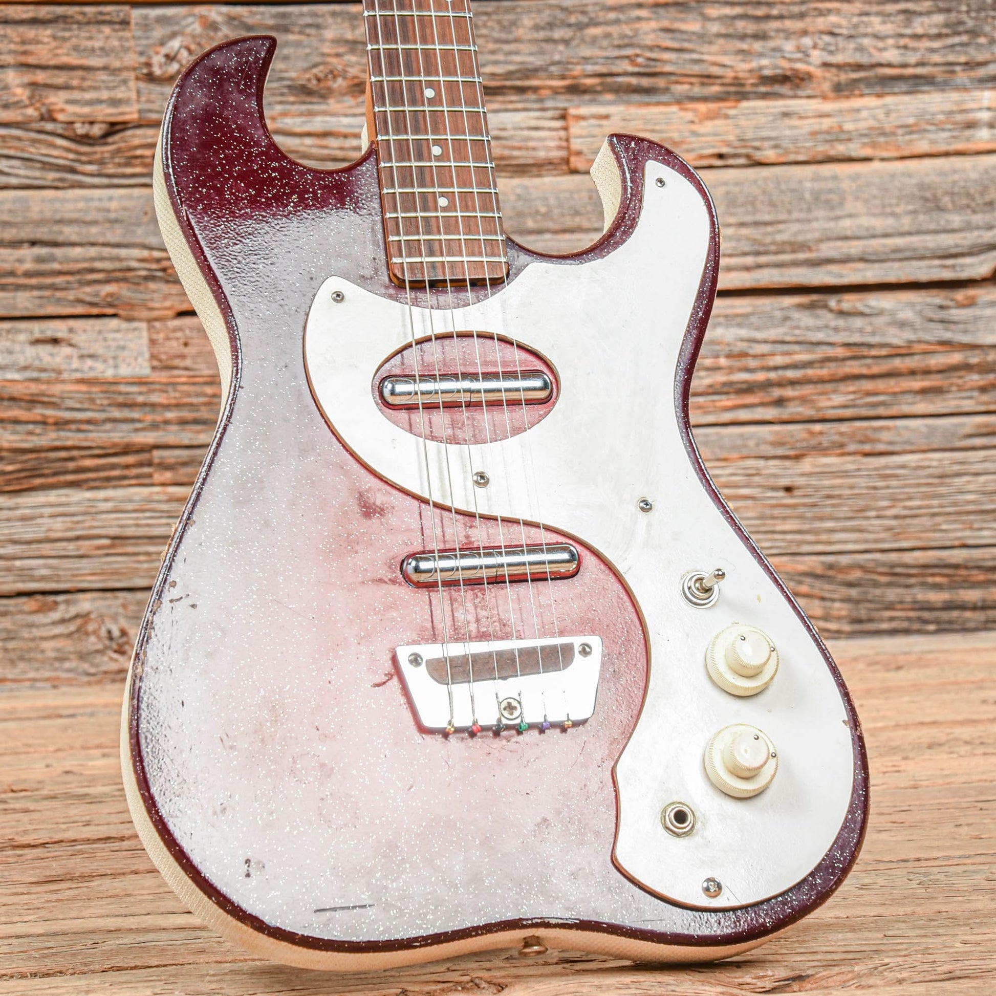 Silvertone 1457 w/ Amp in Case Red Burst 1965 Electric Guitars / Solid Body