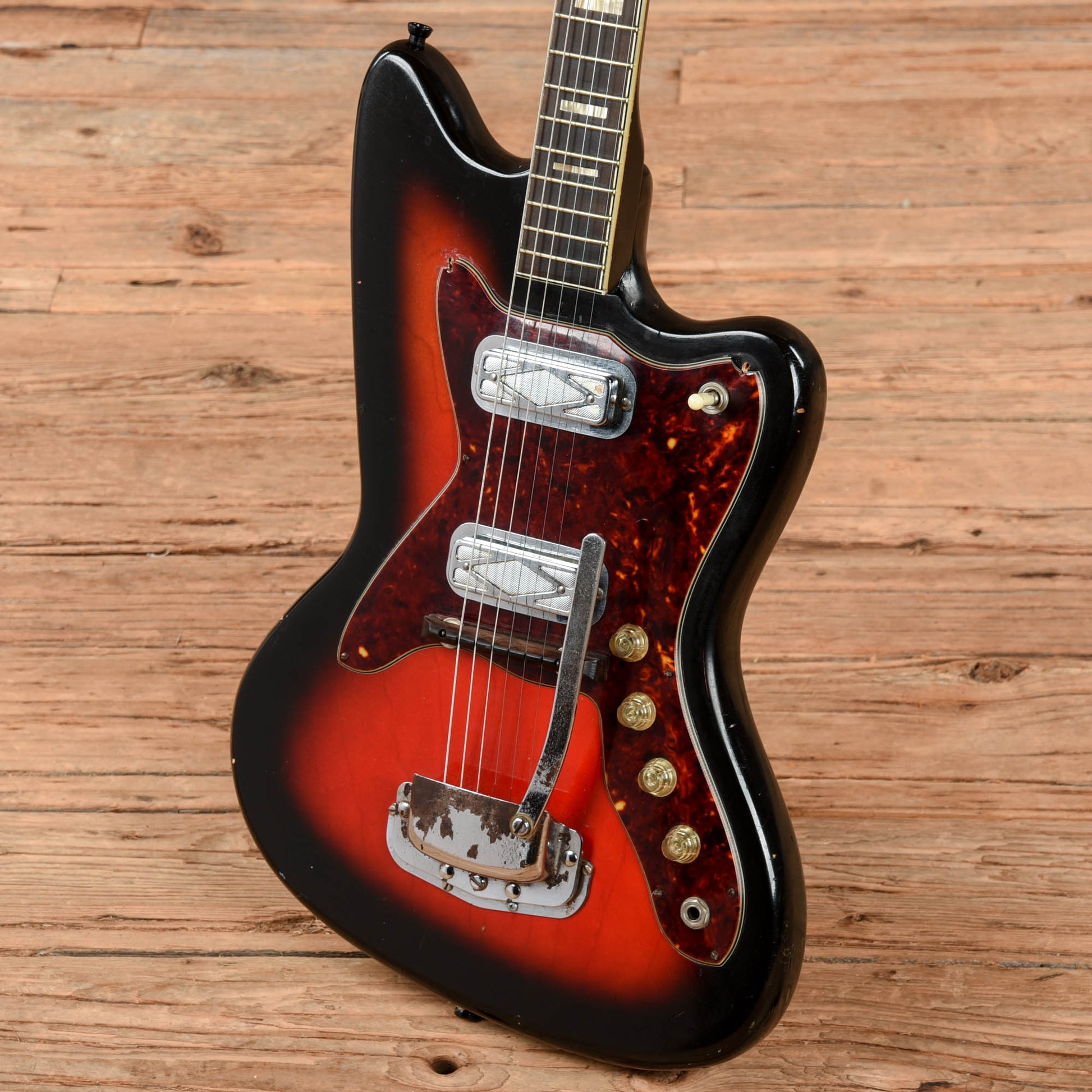 Silvertone 1478 Silhouette Red Burst 1960s Electric Guitars / Solid Body