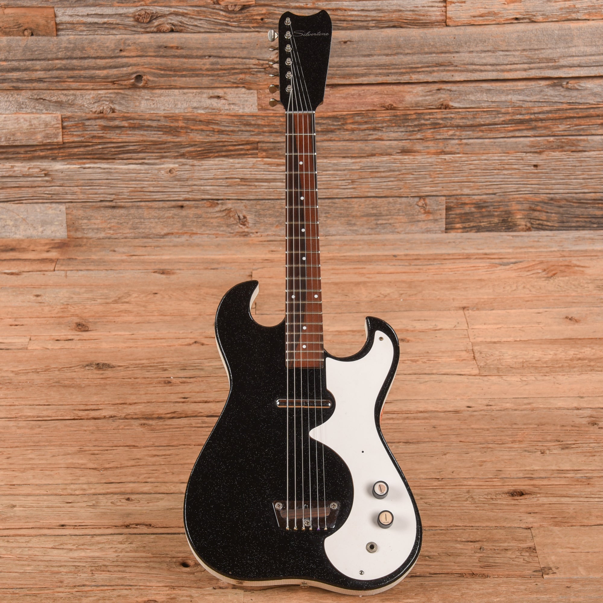 Silvertone Model 1448 w/ Amp in Case Black 1960s Electric Guitars / Solid Body