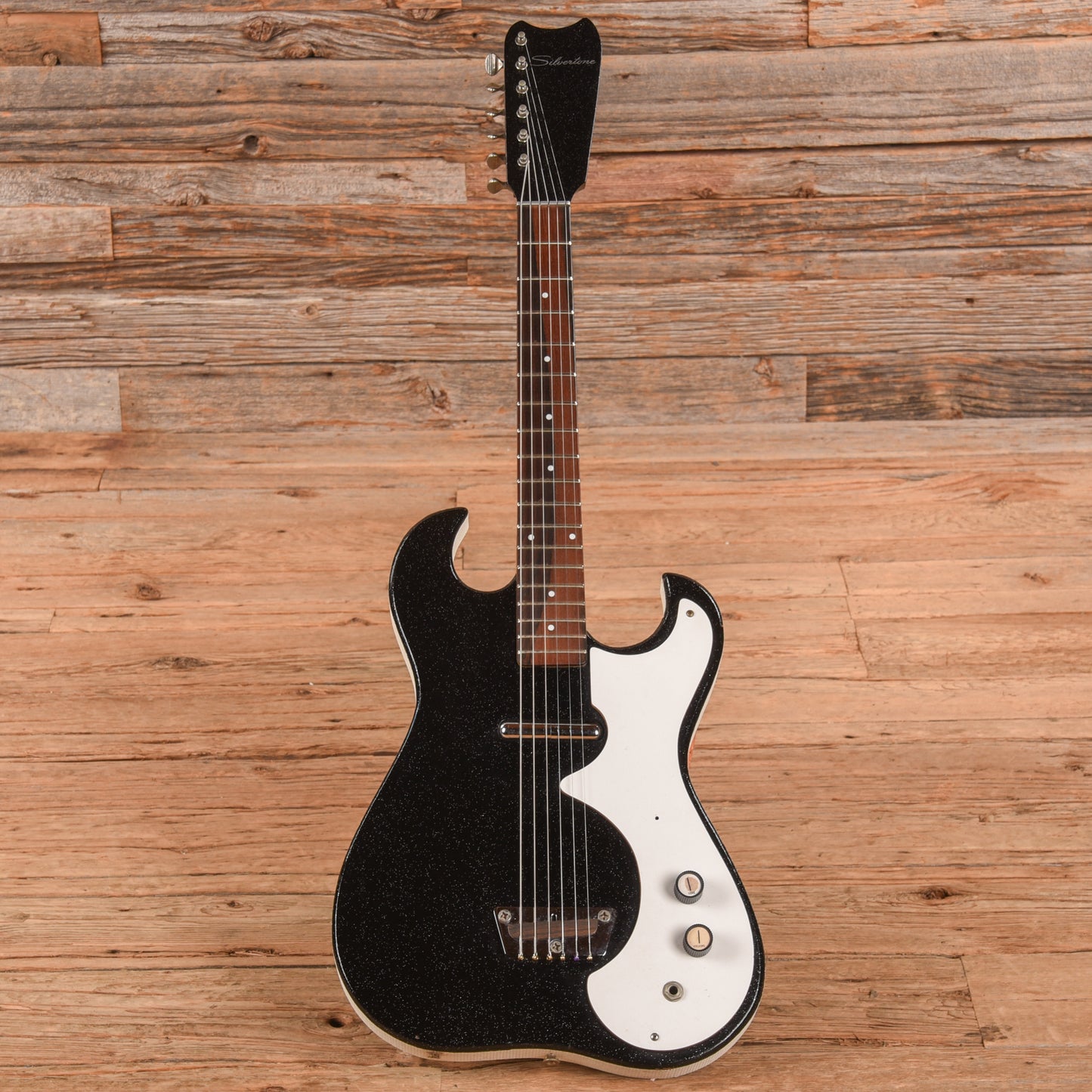Silvertone Model 1448 w/ Amp in Case Black 1960s Electric Guitars / Solid Body