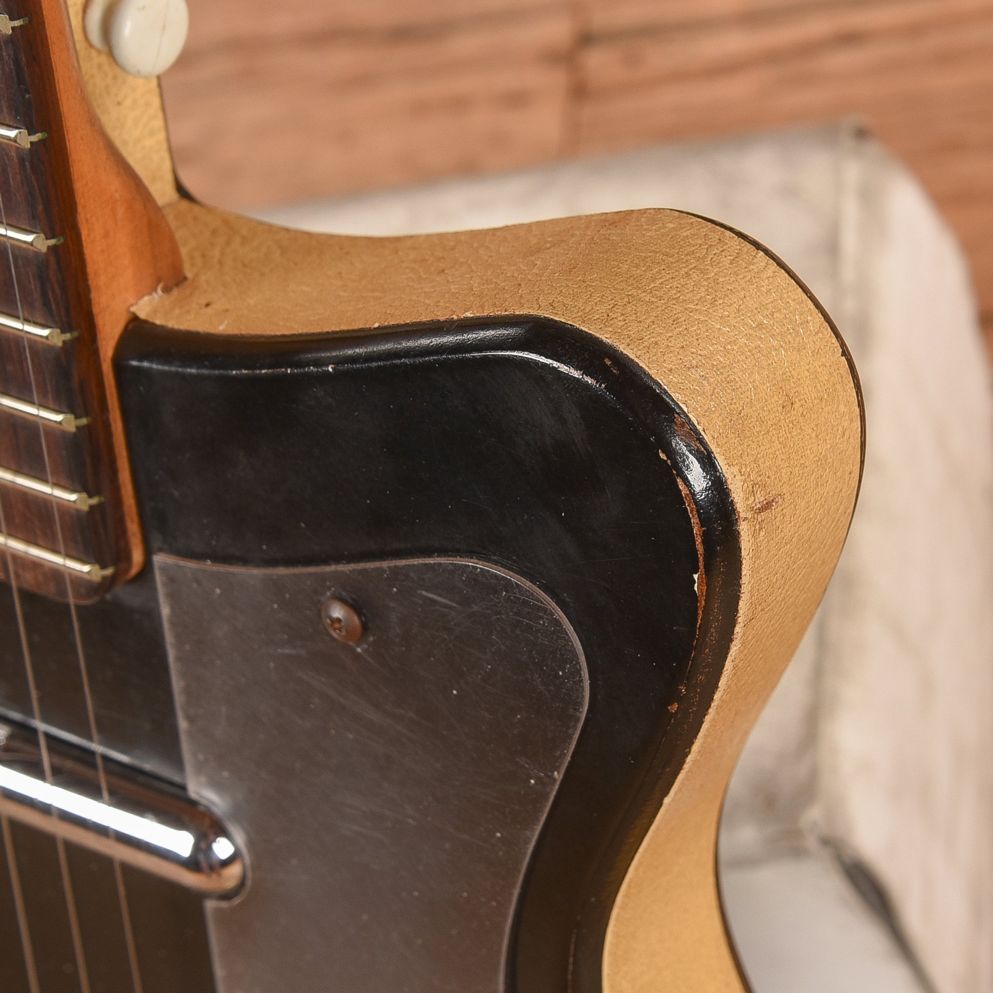 Silvertone Peanut Body Black 1960s Electric Guitars / Solid Body