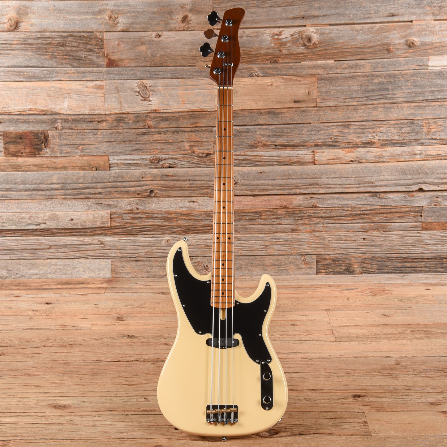 Sire Marcus Miller D5 Vintage White 2023 Bass Guitars / 4-String