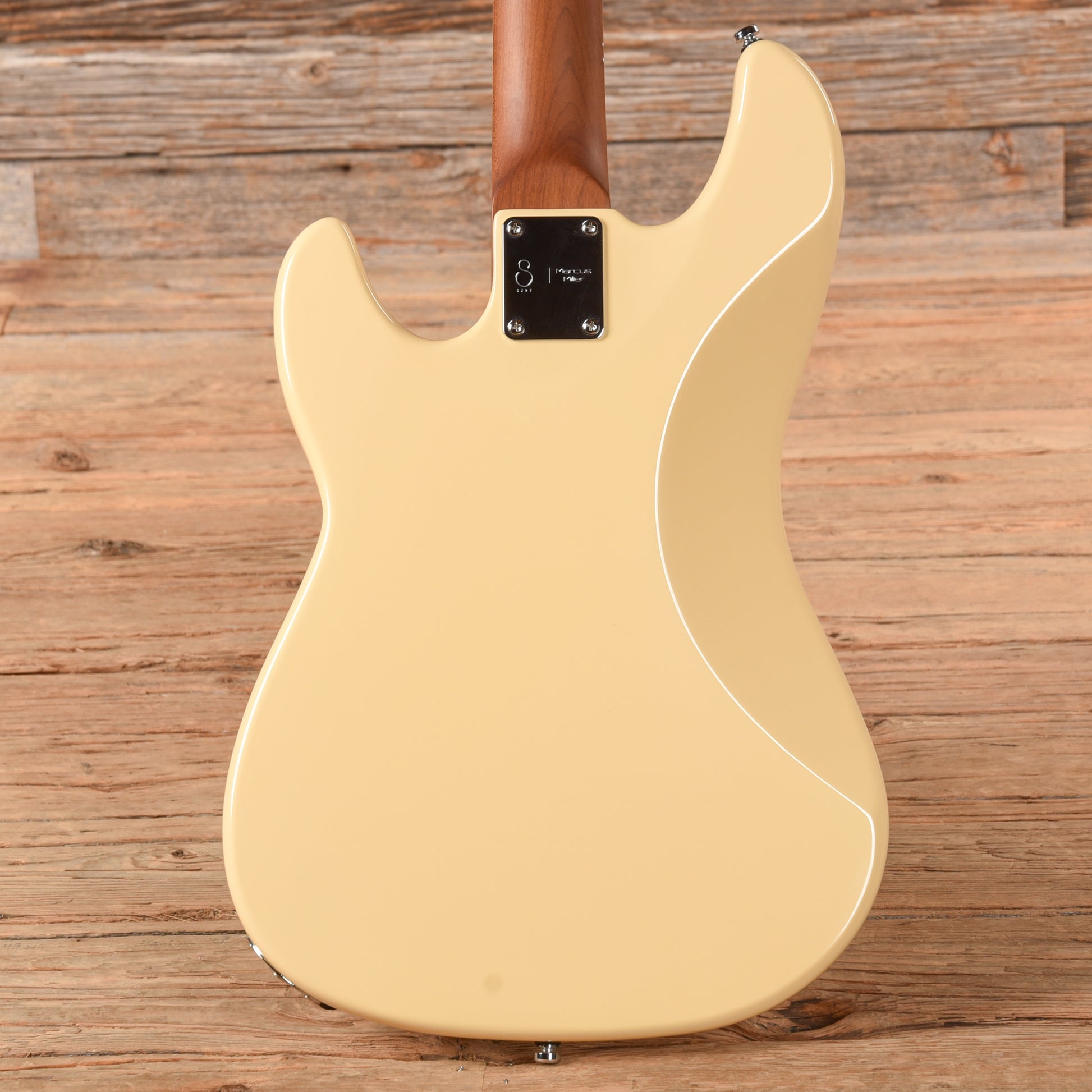 Sire Marcus Miller D5 Vintage White 2023 Bass Guitars / 4-String