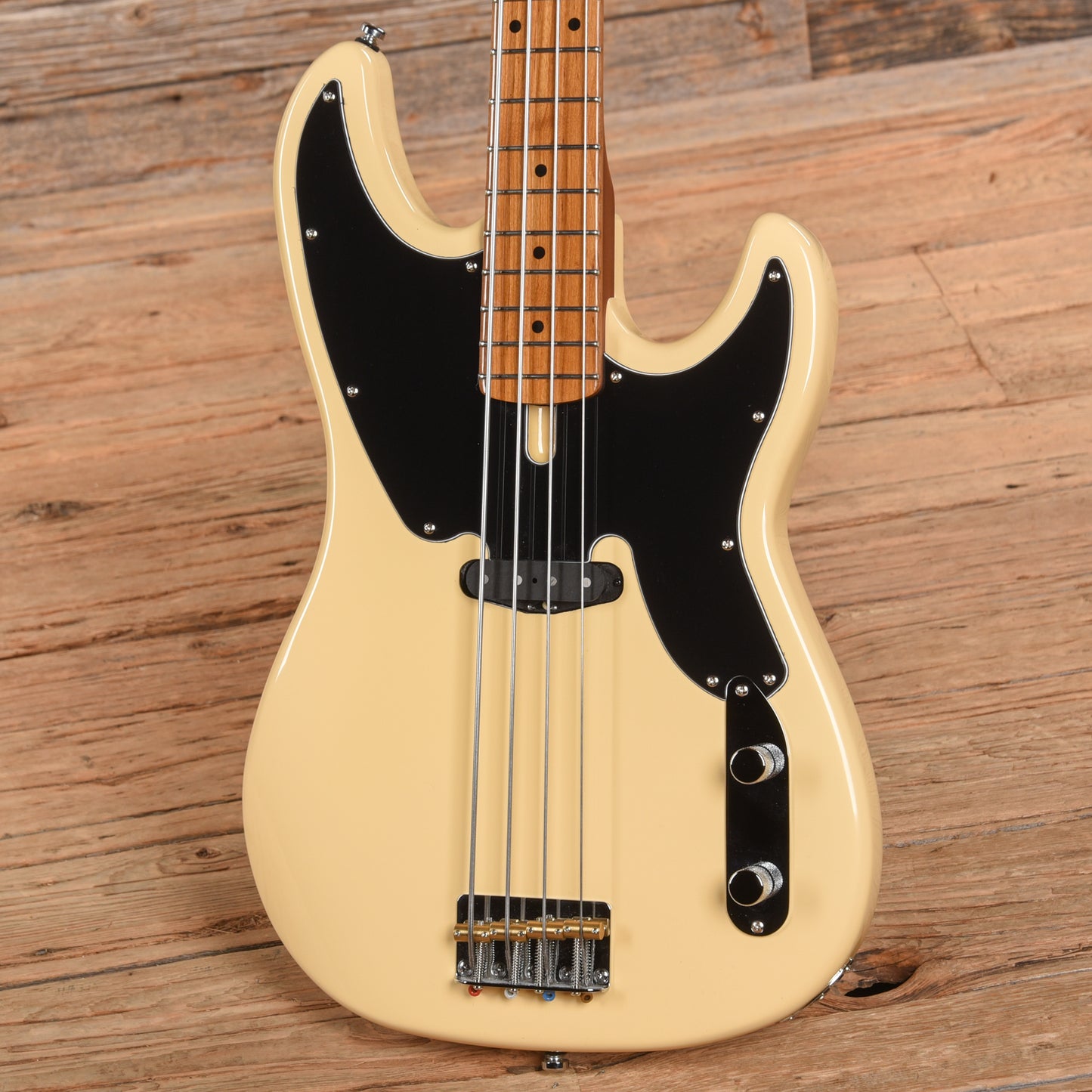 Sire Marcus Miller D5 Vintage White 2023 Bass Guitars / 4-String
