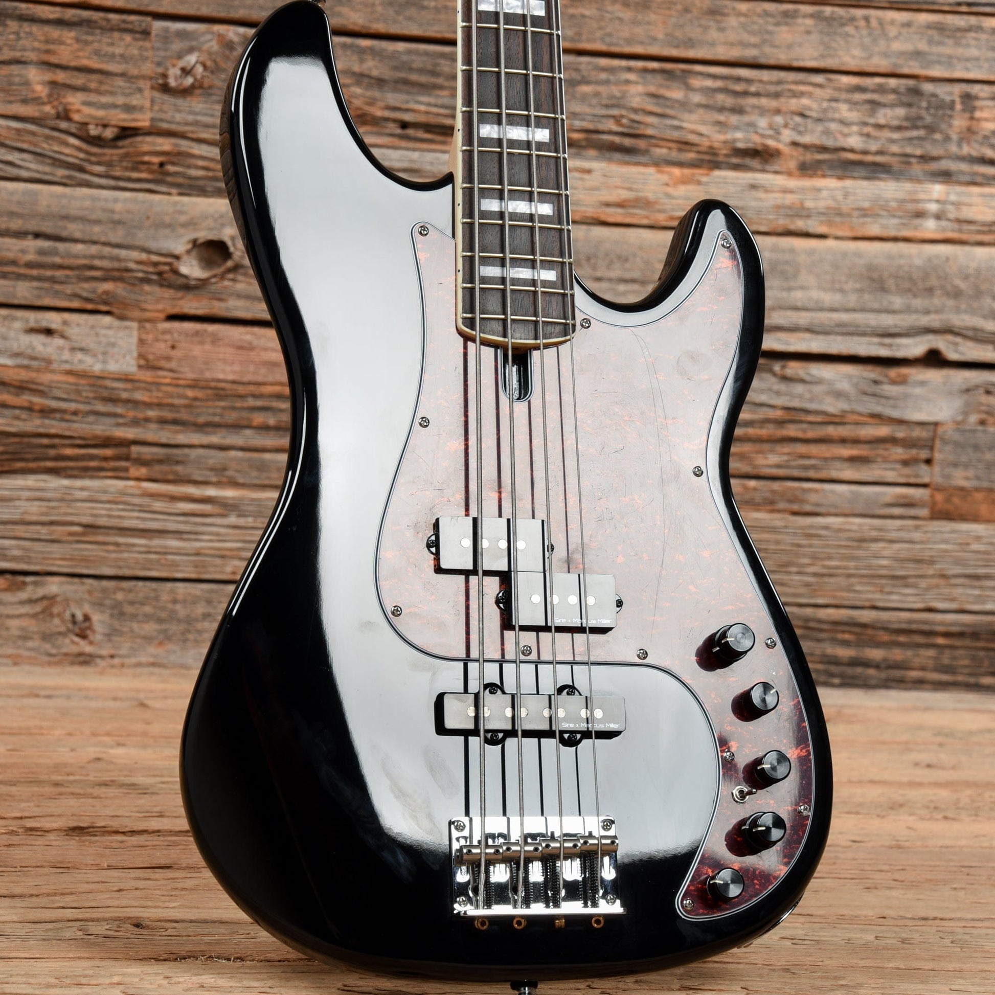 Sire Marcus Miller P7 Black Bass Guitars / 4-String