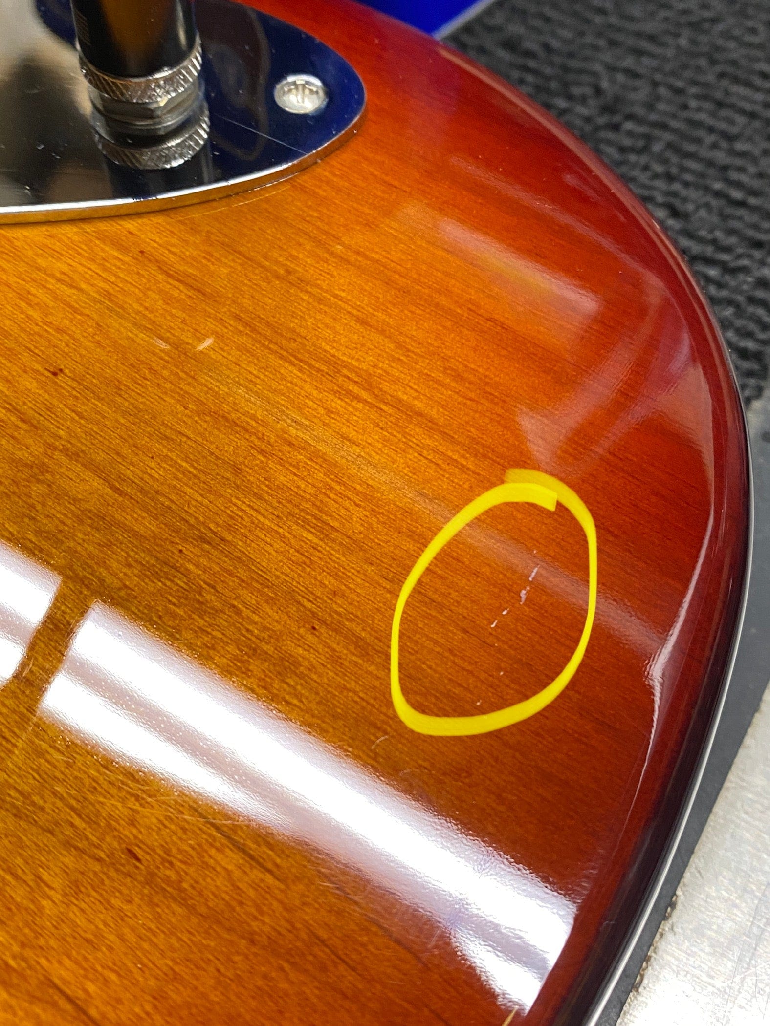 Sire Marcus Miller V5R Alder 4-String Tobacco Sunburst Bass Guitars / 4-String