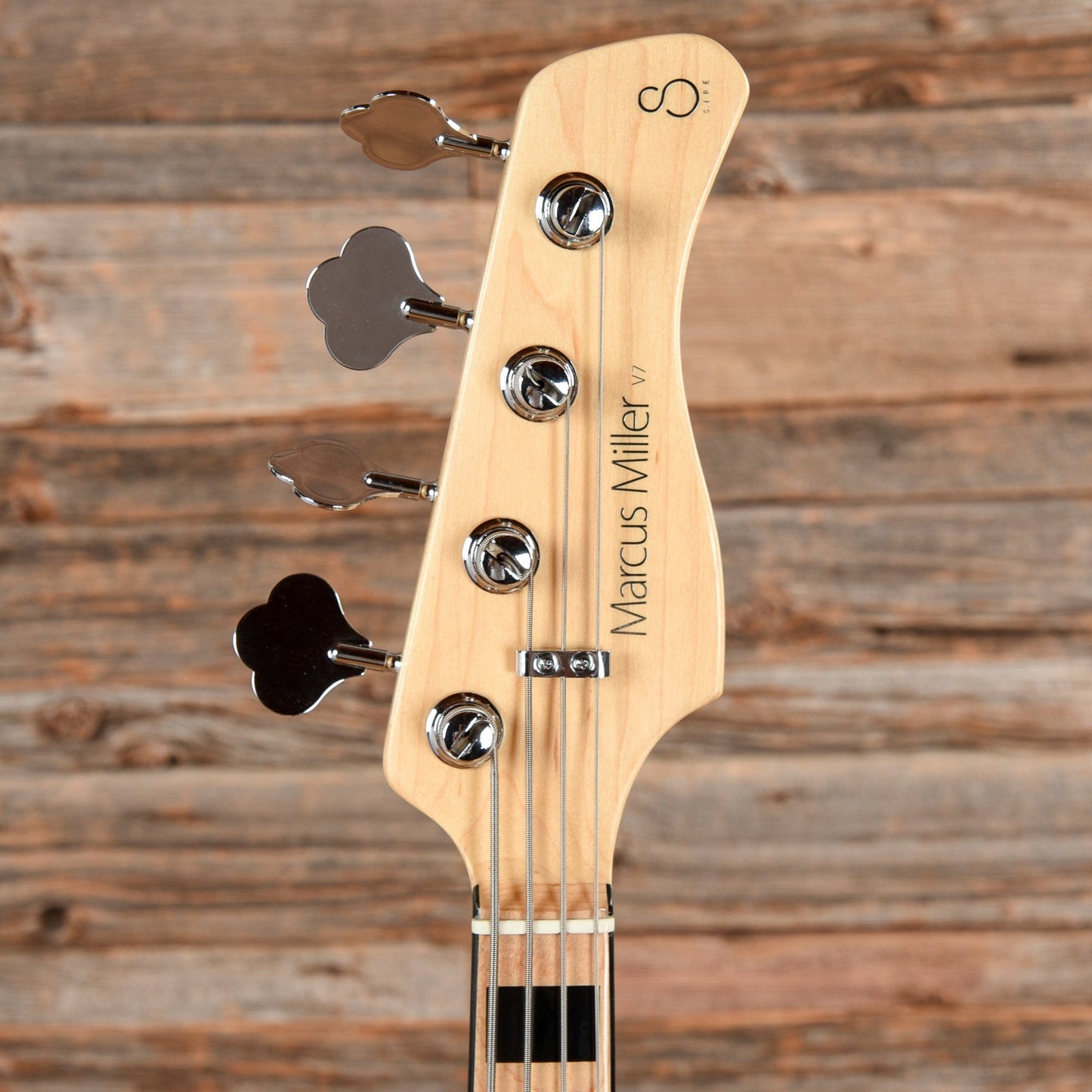 Sire Marcus Miller V7 Vintage Alder 4-String Antique White (2nd Gen) Bass Guitars / 4-String