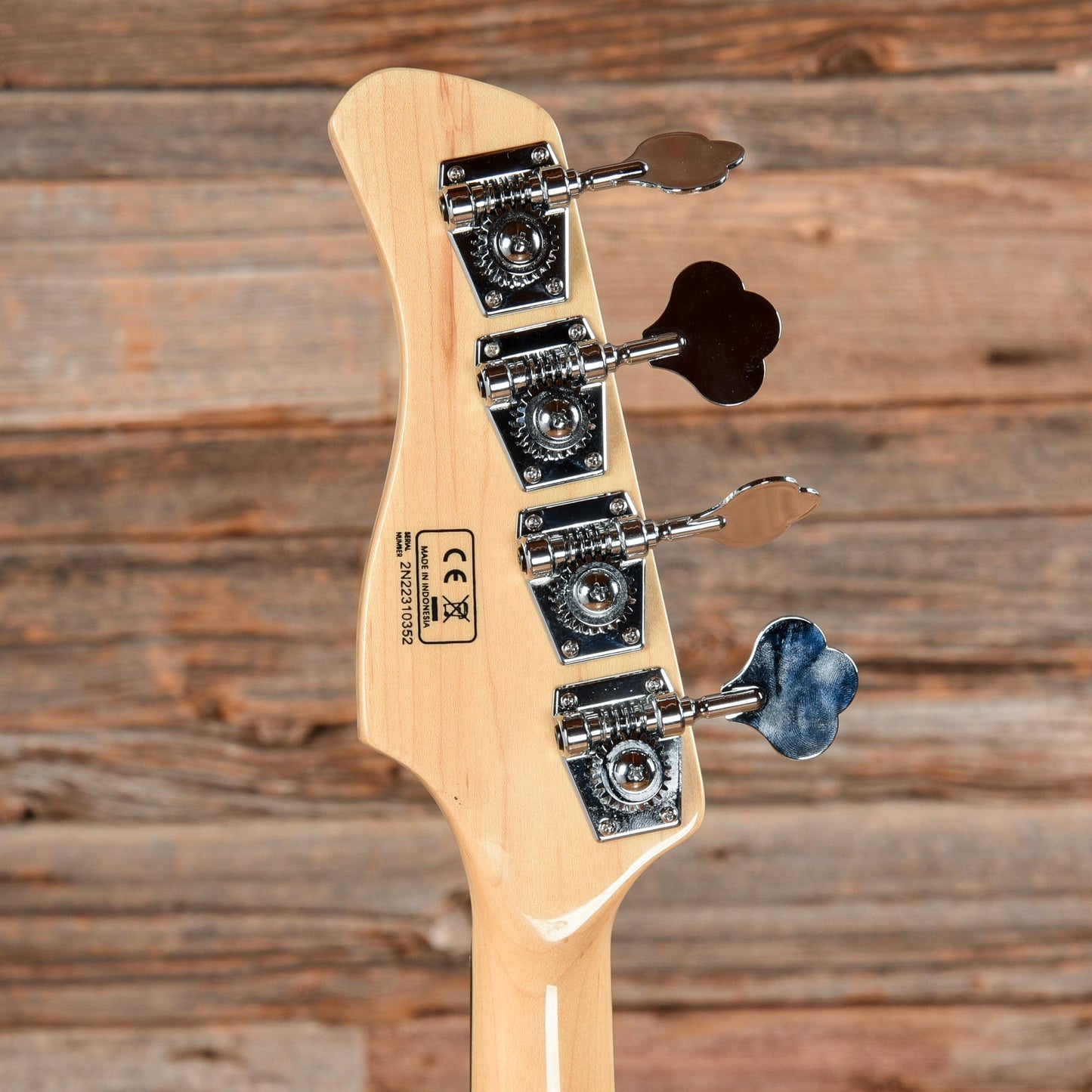 Sire Marcus Miller V7 Vintage Alder 4-String Antique White (2nd Gen) Bass Guitars / 4-String