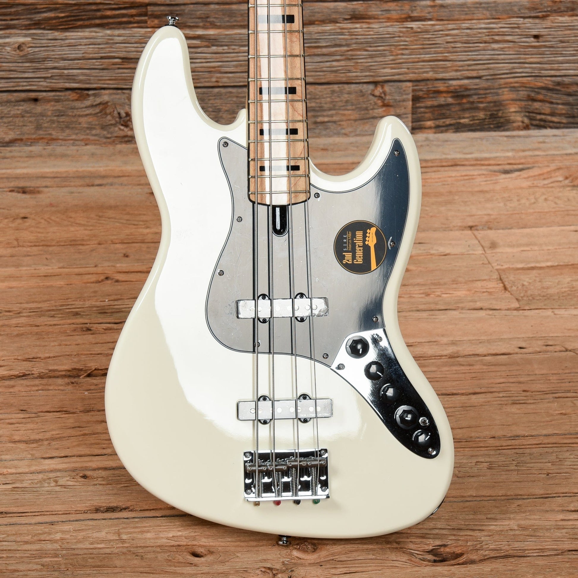 Sire Marcus Miller V7 Vintage Alder 4-String Antique White (2nd Gen) Bass Guitars / 4-String