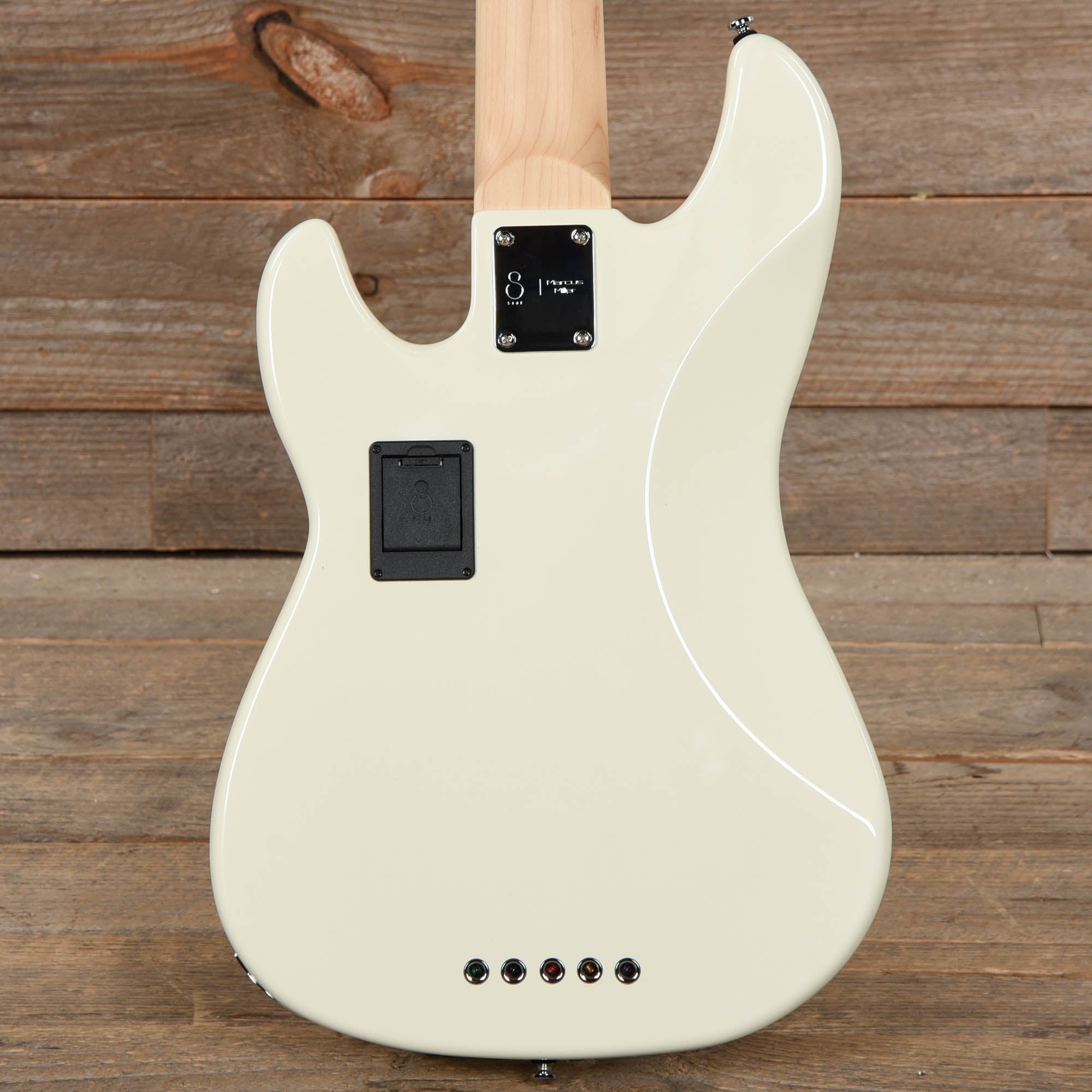 Sire Marcus Miller P7 Alder 5-String Antique White (2nd Gen) Bass Guitars / 5-String or More