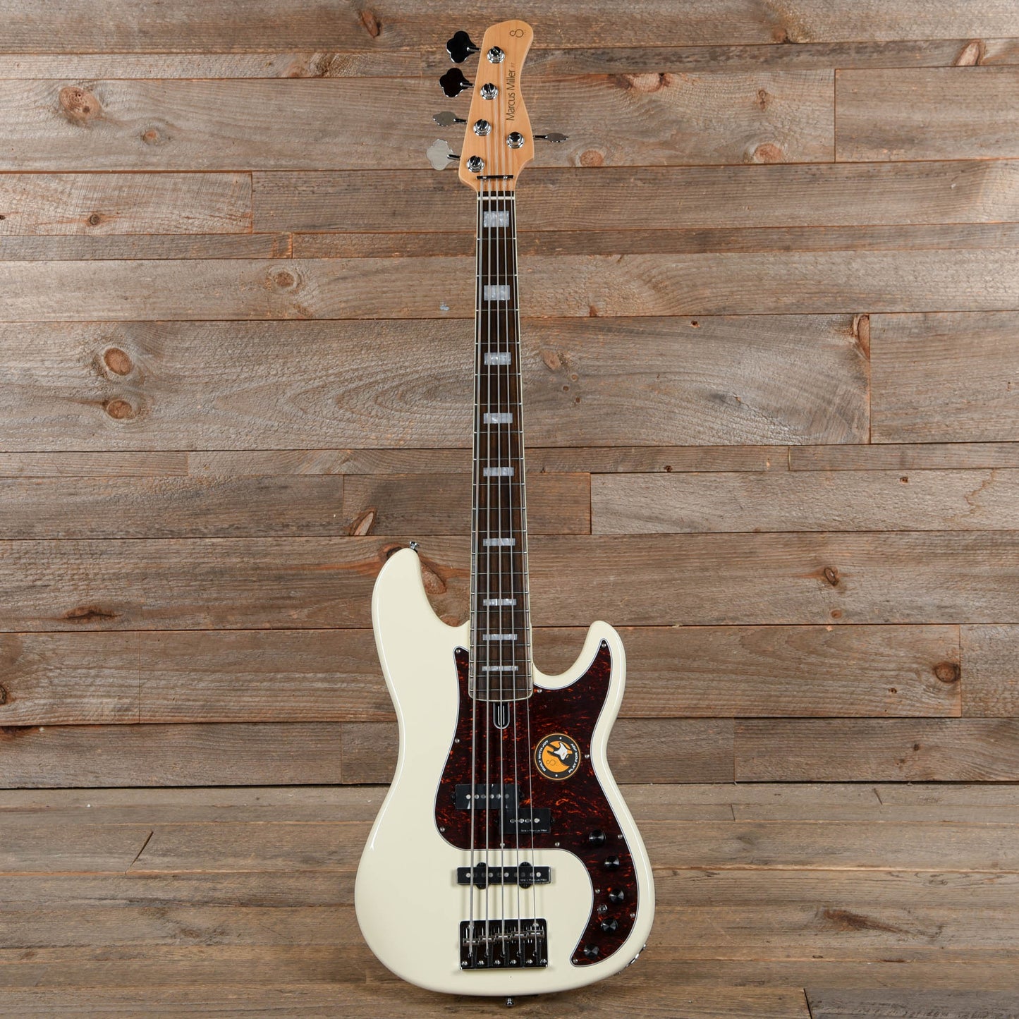Sire Marcus Miller P7 Alder 5-String Antique White (2nd Gen) Bass Guitars / 5-String or More