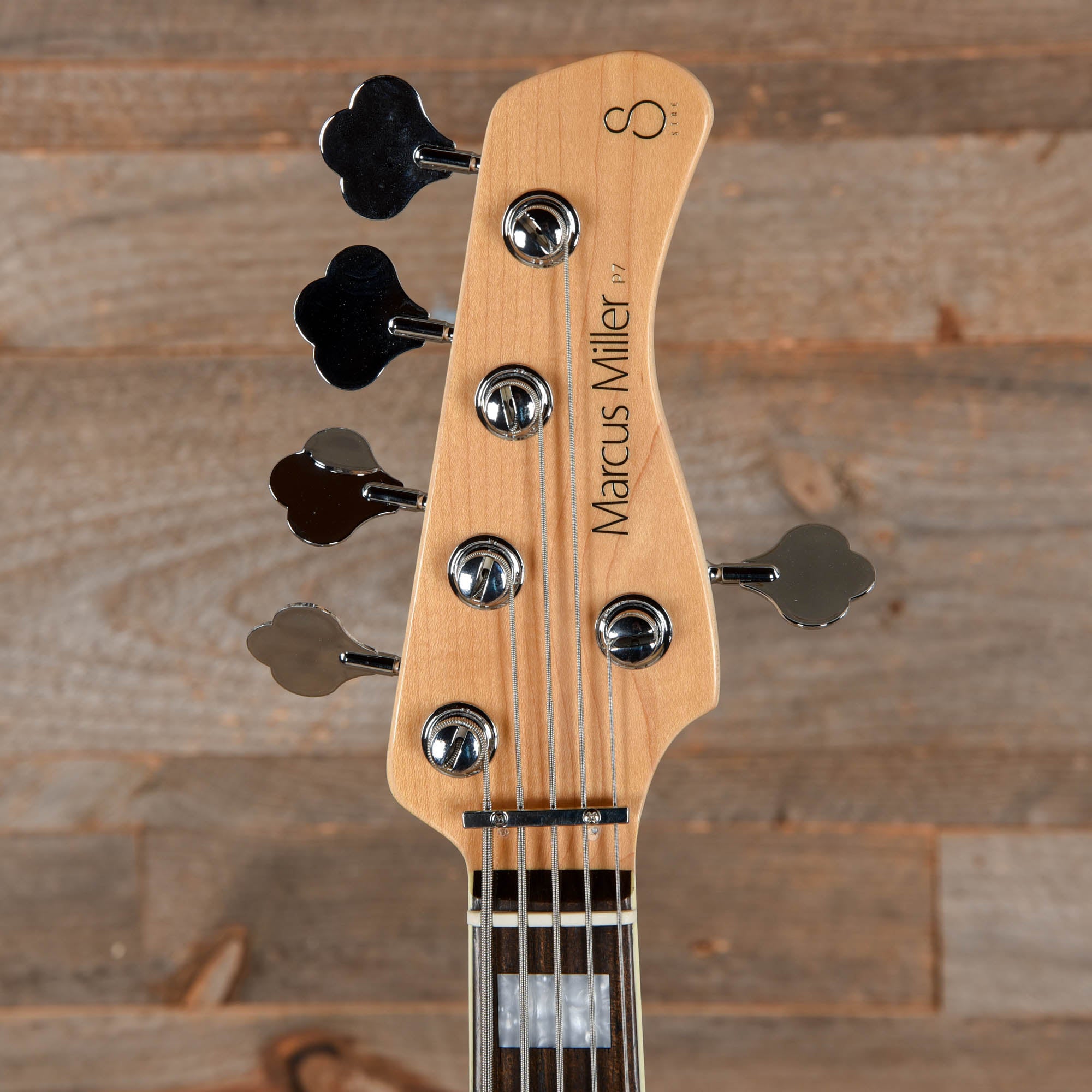 Sire Marcus Miller P7 Alder 5-String Antique White (2nd Gen) Bass Guitars / 5-String or More