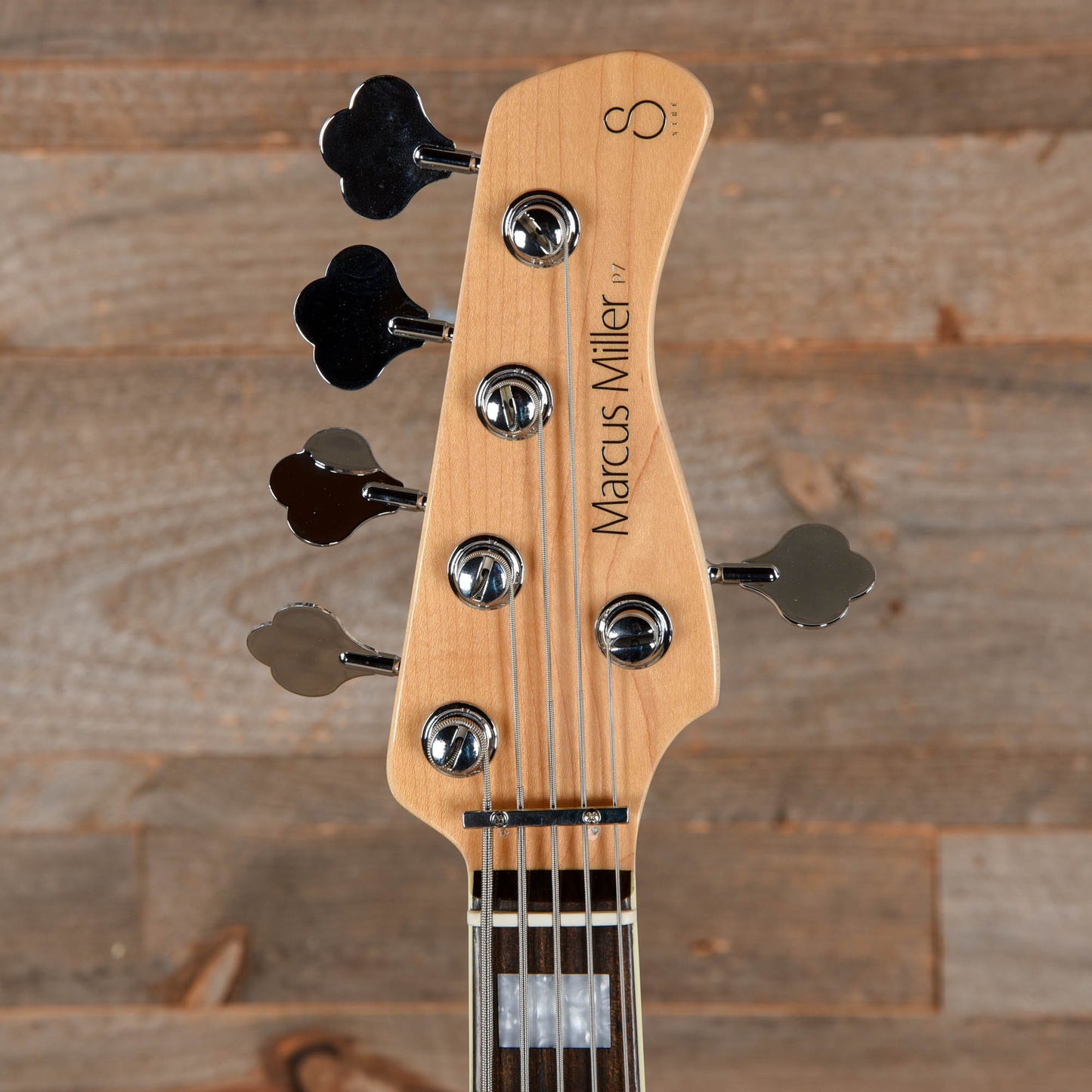 Sire Marcus Miller P7 Alder 5-String Antique White (2nd Gen) Bass Guitars / 5-String or More