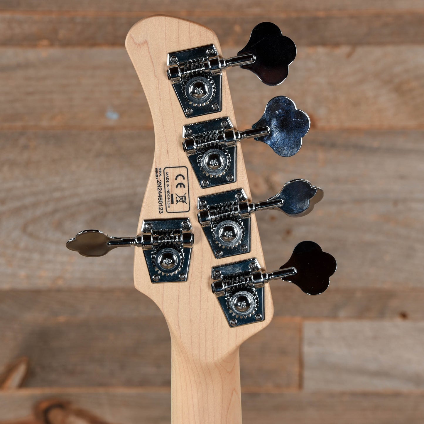 Sire Marcus Miller P7 Alder 5-String Antique White (2nd Gen) Bass Guitars / 5-String or More