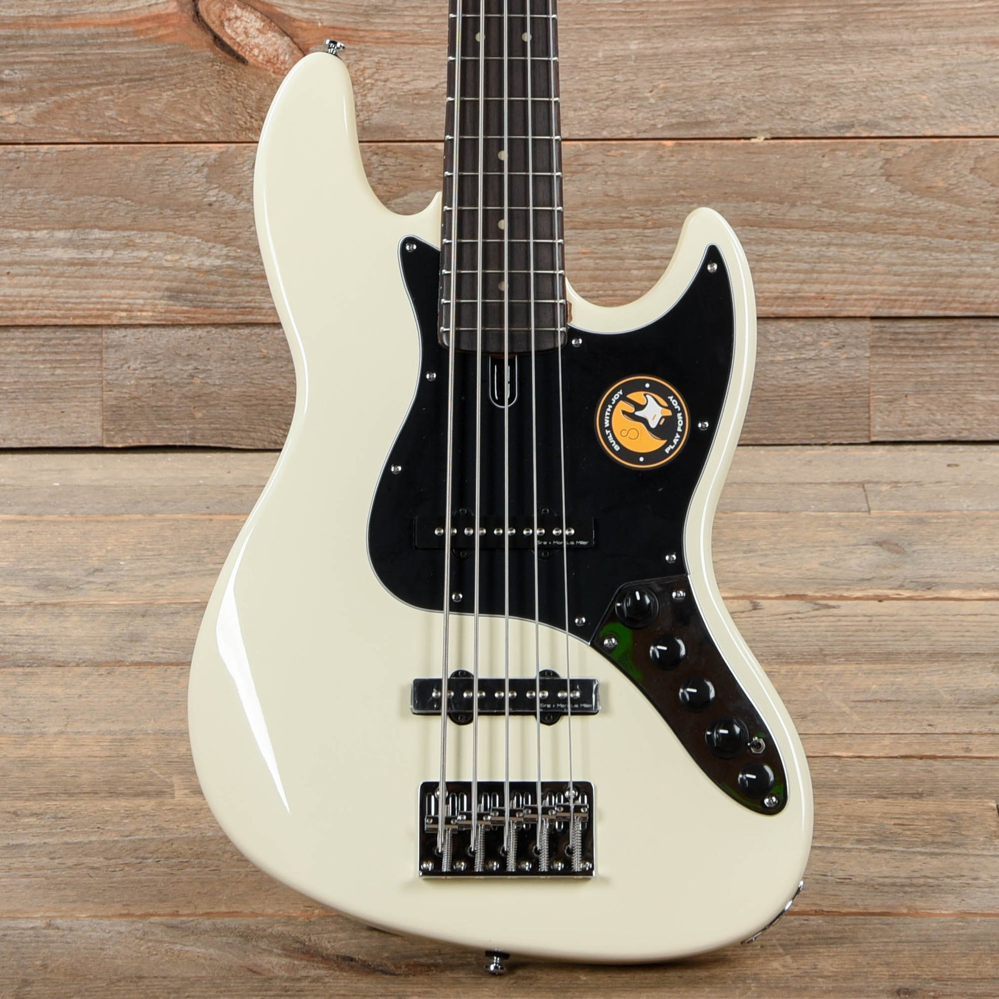 Sire Marcus Miller V3 5-String Antique White (2nd Gen) Bass Guitars / 5-String or More