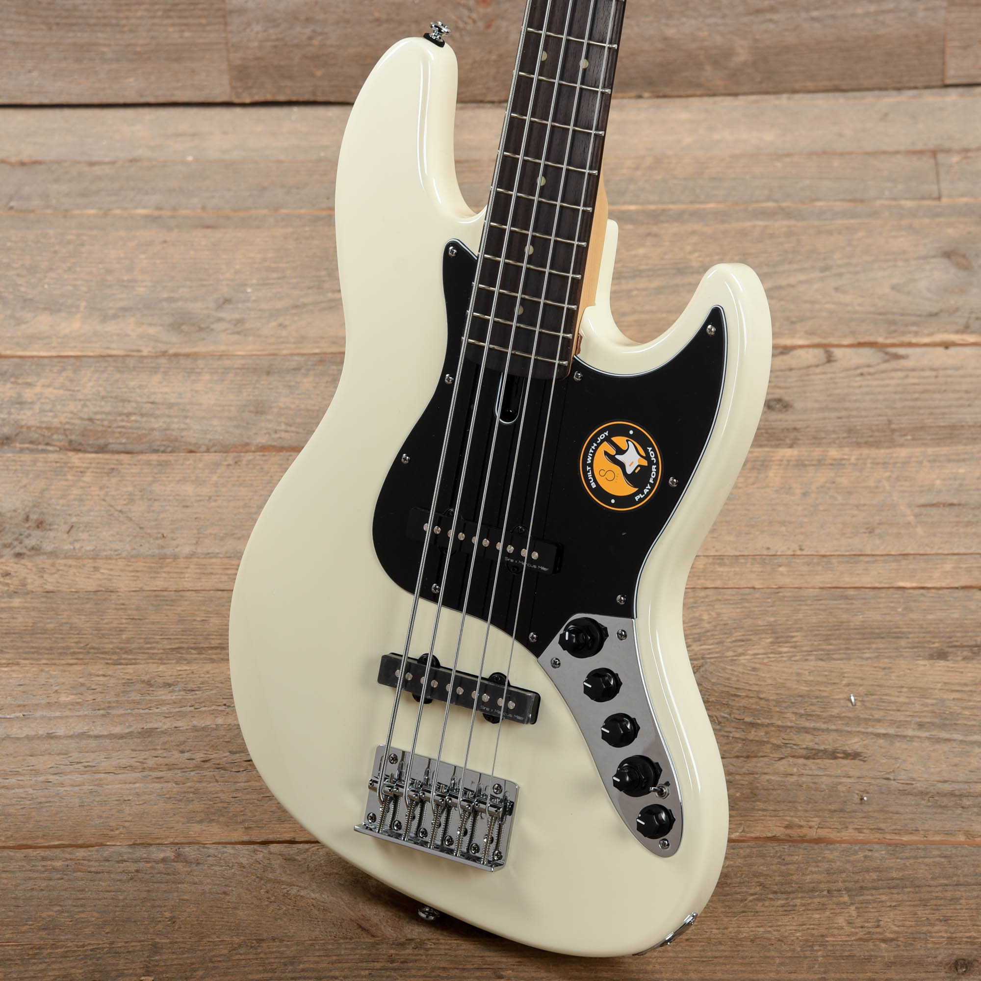 Sire Marcus Miller V3 5-String Antique White (2nd Gen) Bass Guitars / 5-String or More