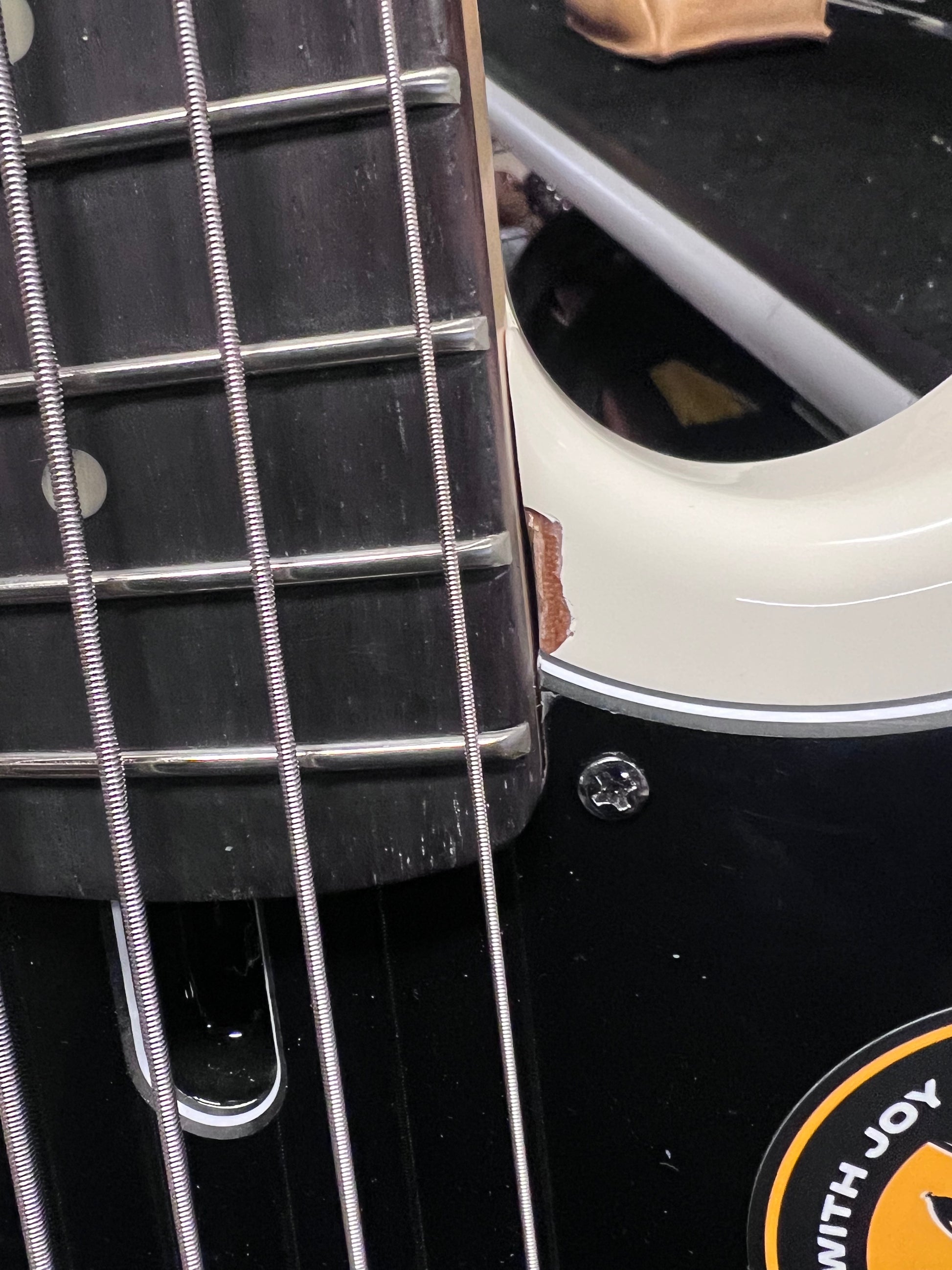 Sire Marcus Miller V3 5-String Antique White (2nd Gen) Bass Guitars / 5-String or More