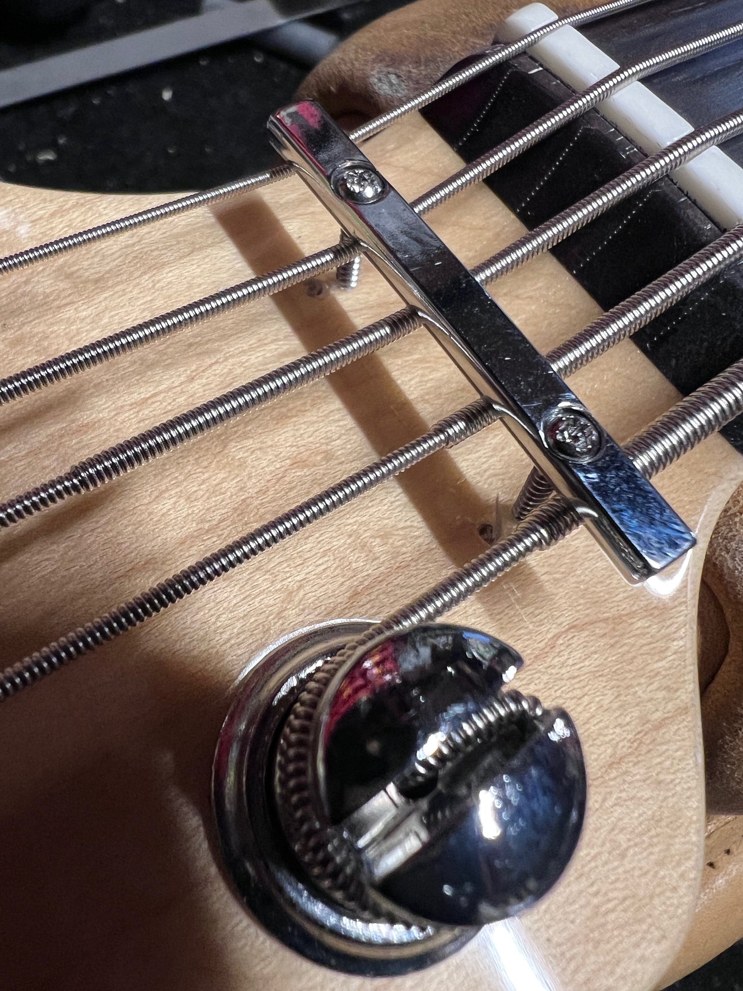 Sire Marcus Miller V3 5-String Tobacco Sunburst (2nd Gen) Bass Guitars / 5-String or More