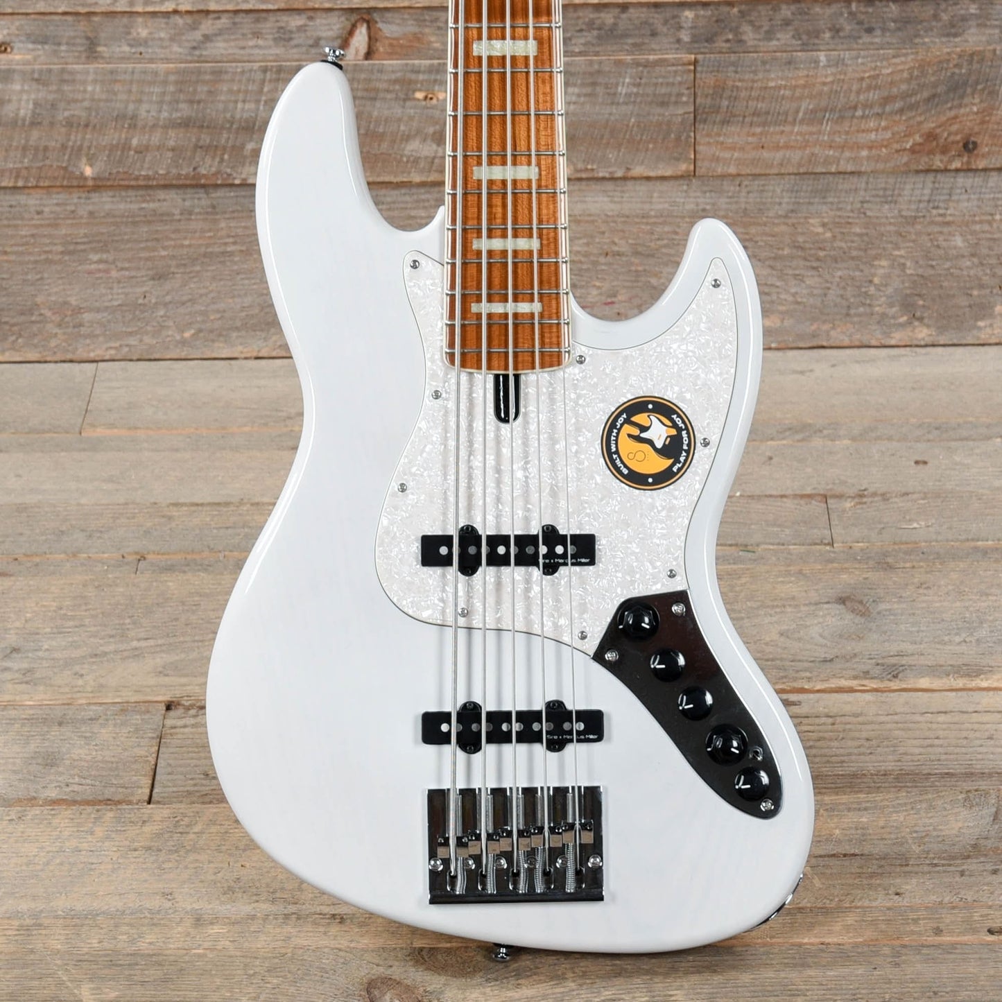 Sire Marcus Miller V8 Swamp Ash 5-String White Blonde Bass Guitars / 5-String or More