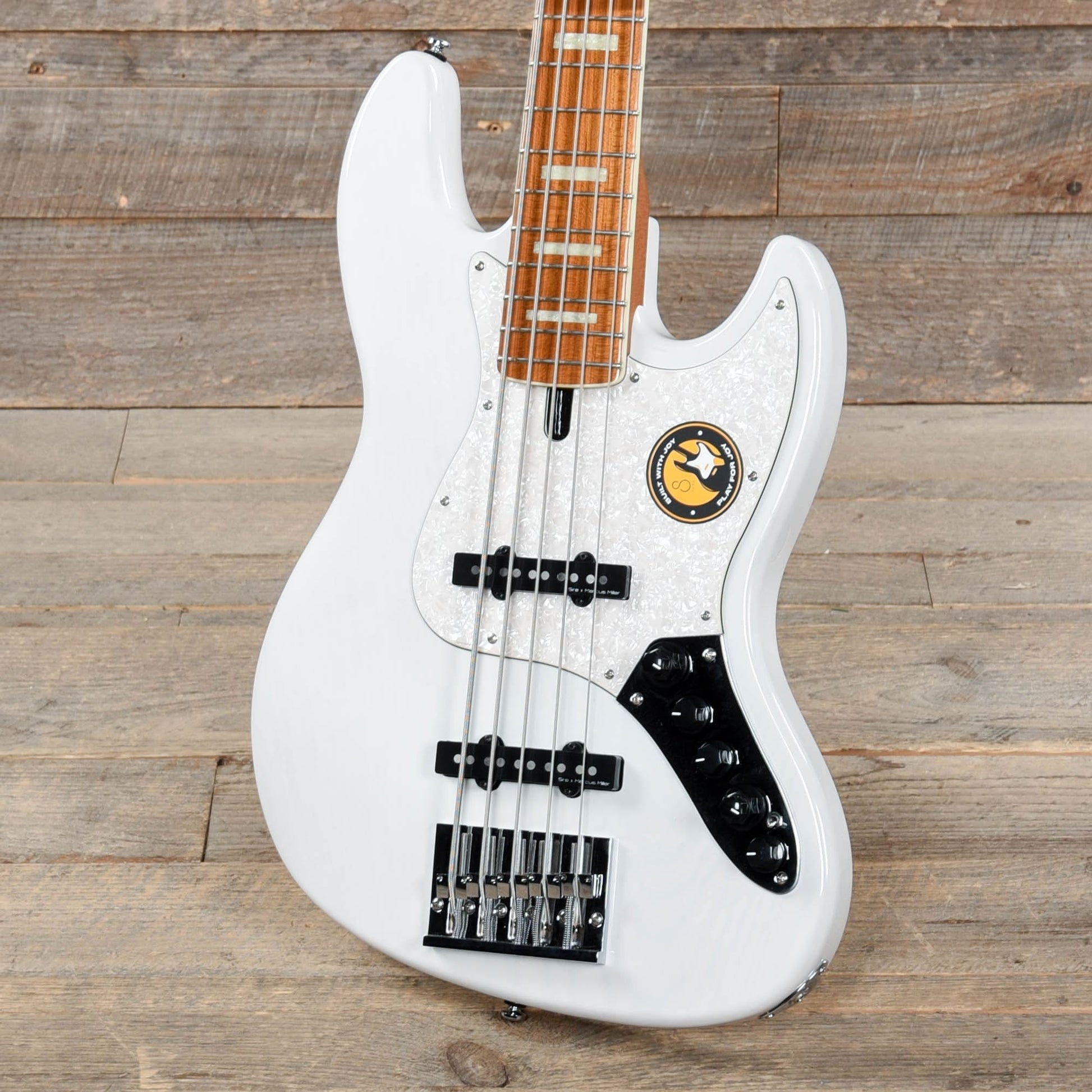 Sire Marcus Miller V8 Swamp Ash 5-String White Blonde Bass Guitars / 5-String or More