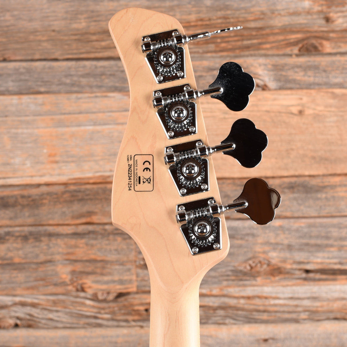 Sire Marcus Miller 2nd Generation V7 White 2022 Bass Guitars