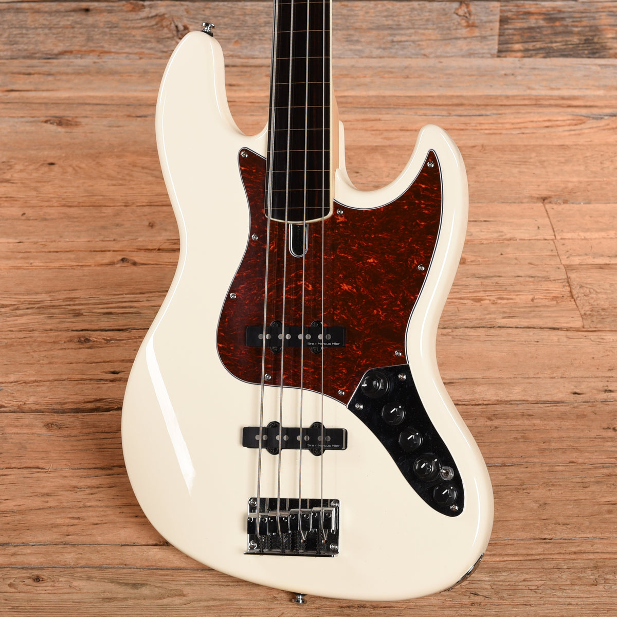 Sire Marcus Miller V7 Fretless White 2019 Bass Guitars