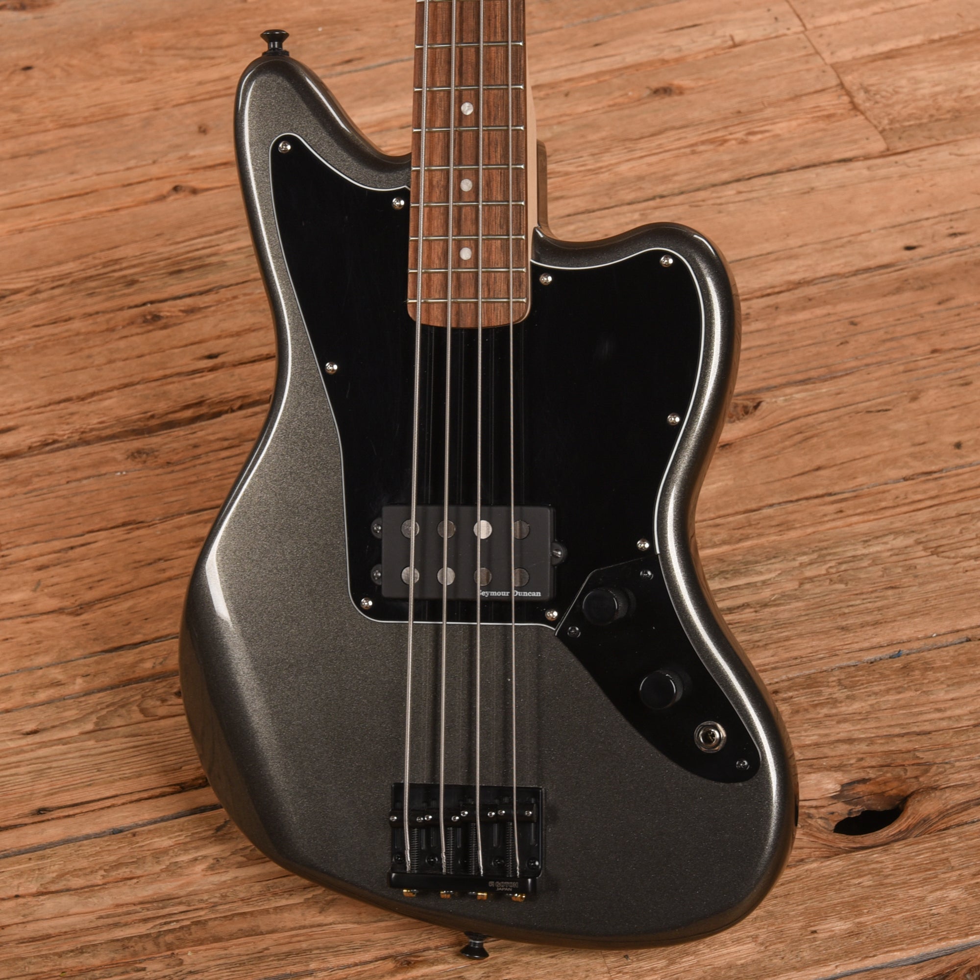 Squier Affinity Jaguar Bass H Graphite Metallic 2022 Bass Guitars / 4-String