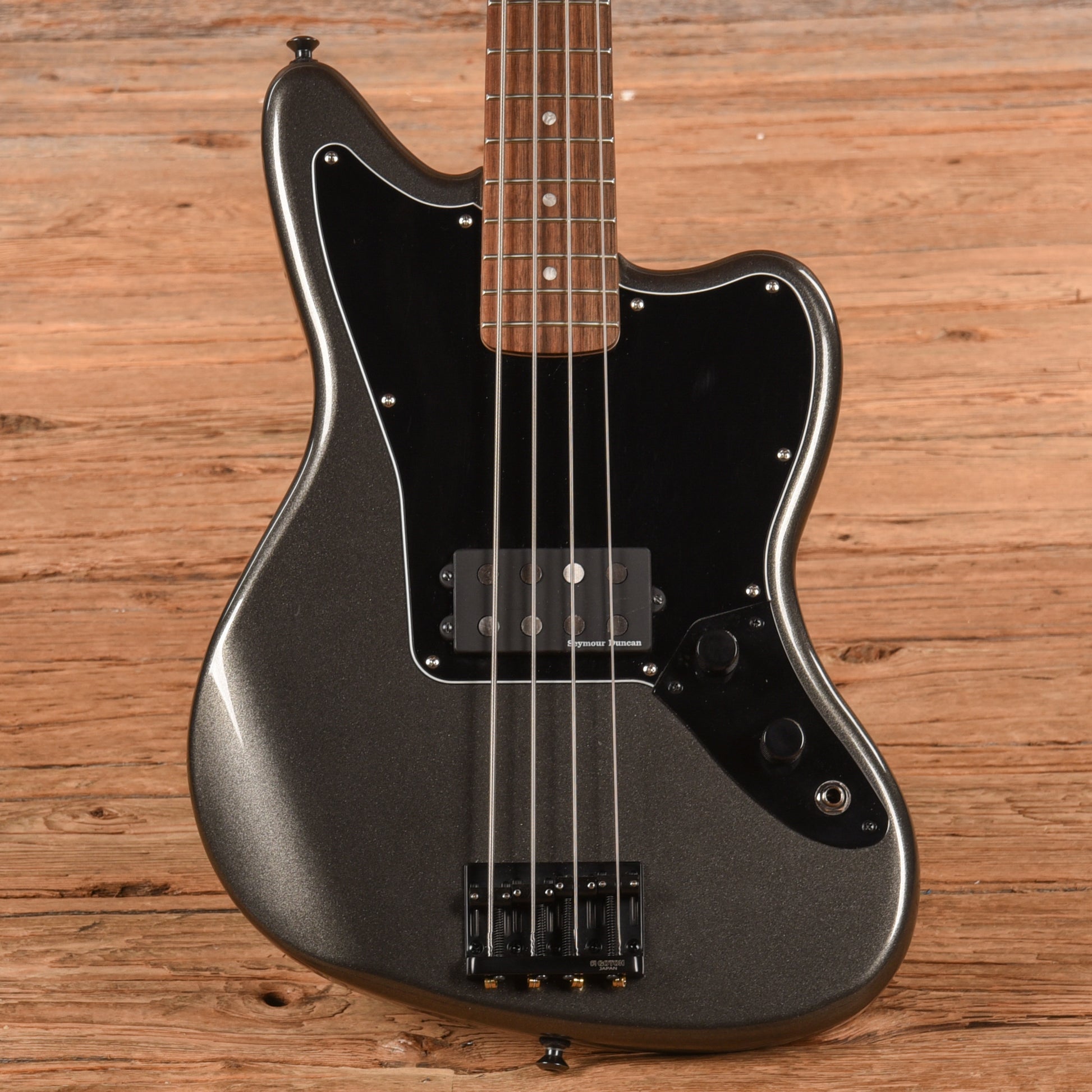 Squier Affinity Jaguar Bass H Graphite Metallic 2022 Bass Guitars / 4-String