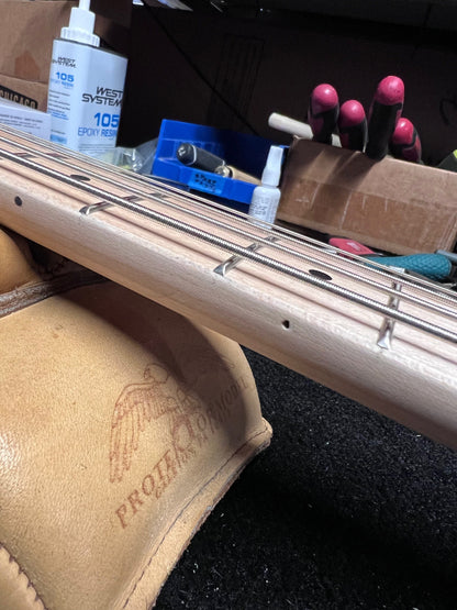 Squier Bronco Bass Shell Pink Bass Guitars / 4-String