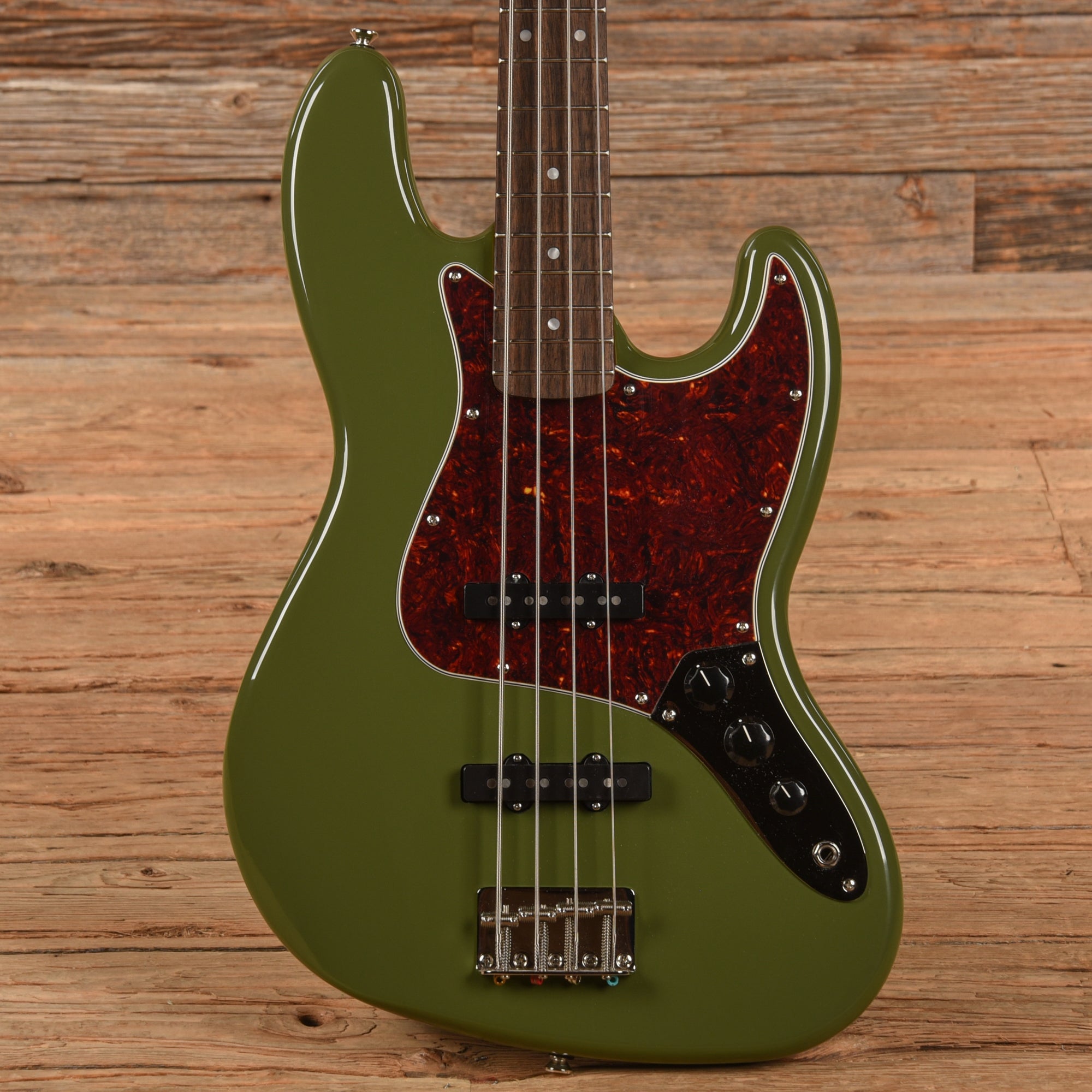 Squier Classic Vibe '60s Jazz Bass Olive Bass Guitars / 4-String