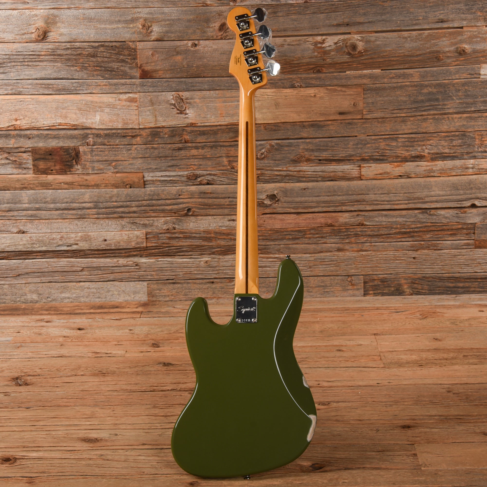 Squier Classic Vibe '60s Jazz Bass Olive Bass Guitars / 4-String
