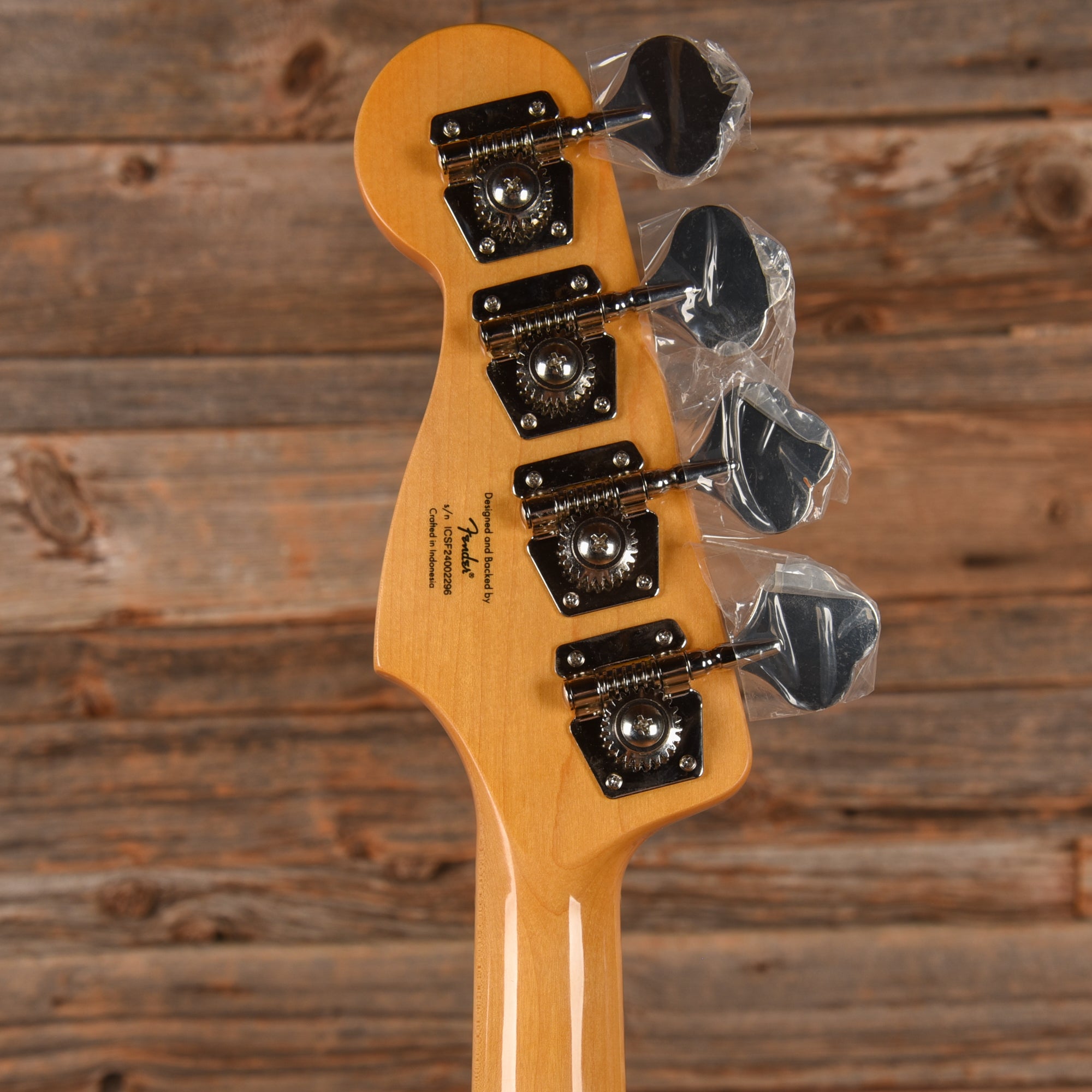 Squier Classic Vibe '60s Jazz Bass Olive Bass Guitars / 4-String