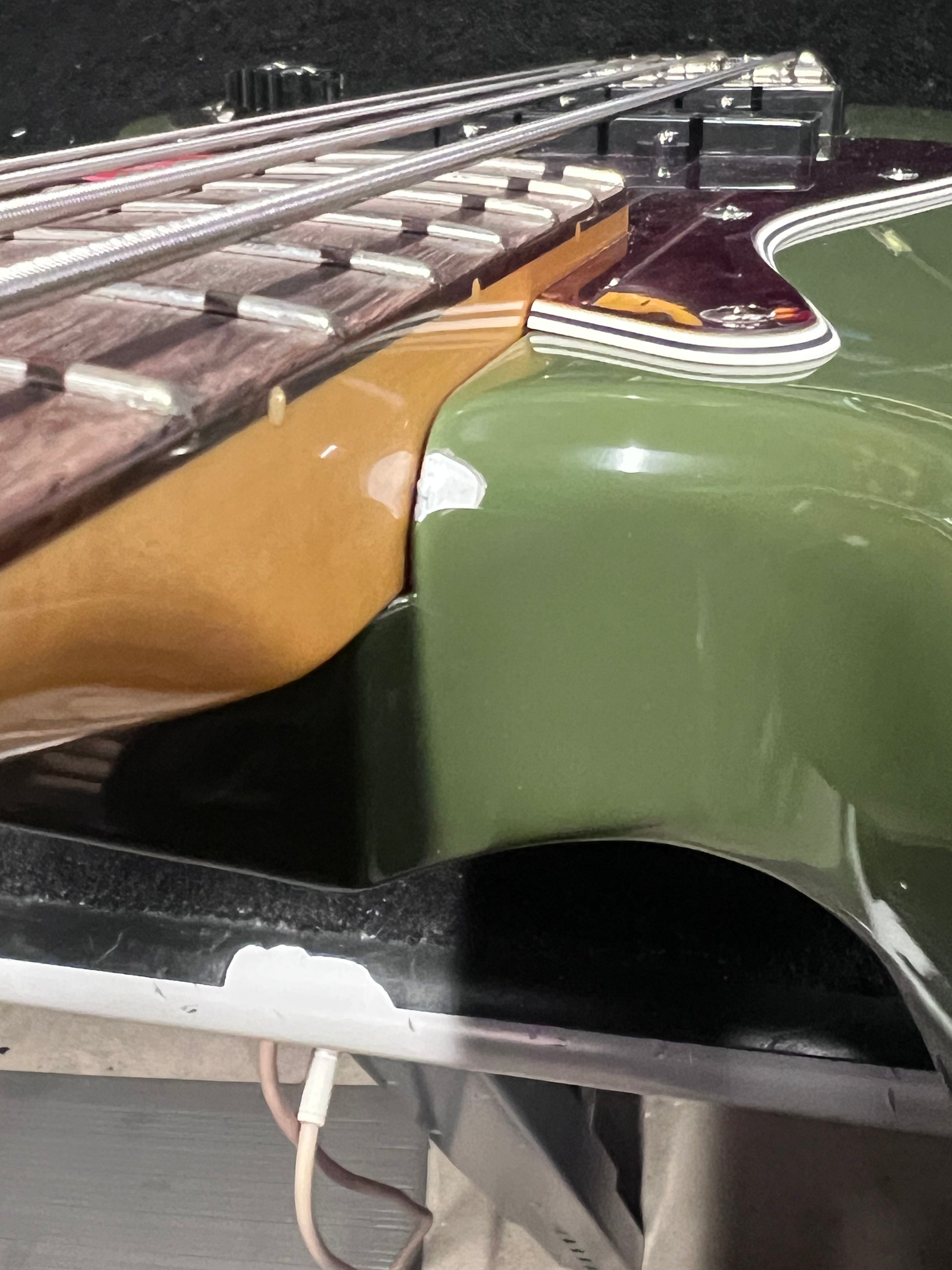 Squier Classic Vibe '60s Jazz Bass Olive Bass Guitars / 4-String