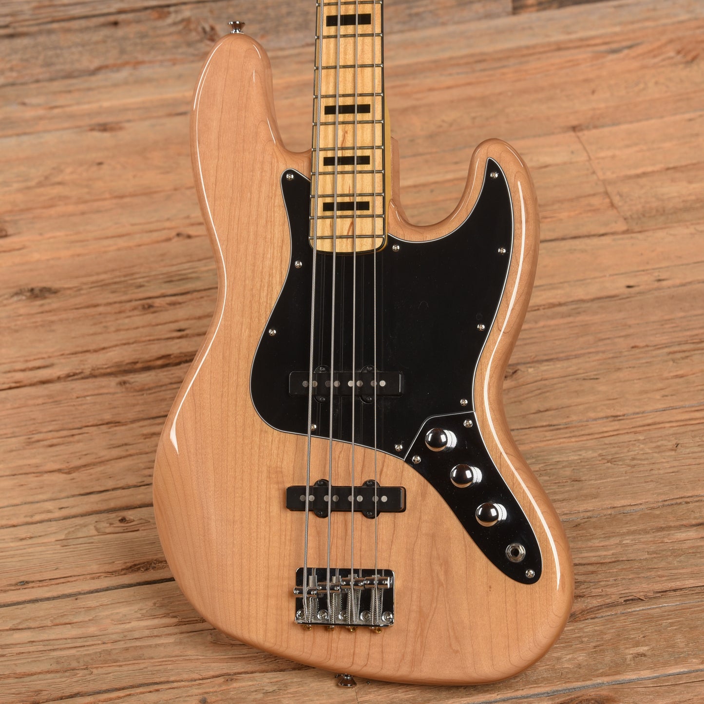 Squier Classic Vibe 70s Jazz Bass Natural 2015 Bass Guitars / 4-String