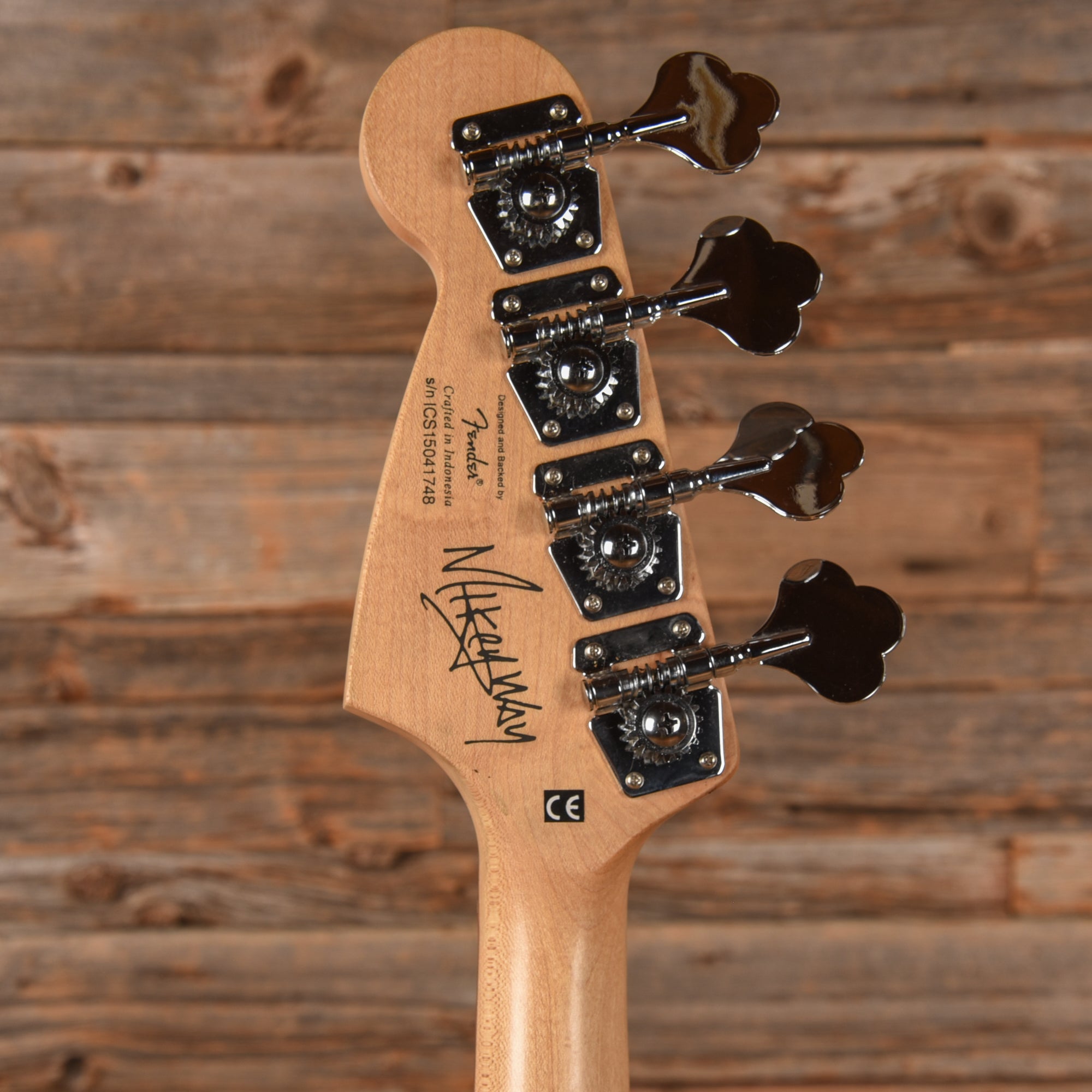 Squier Mikey Way Signature Mustang Bass Silver Sparkle 2015 Bass Guitars / 4-String