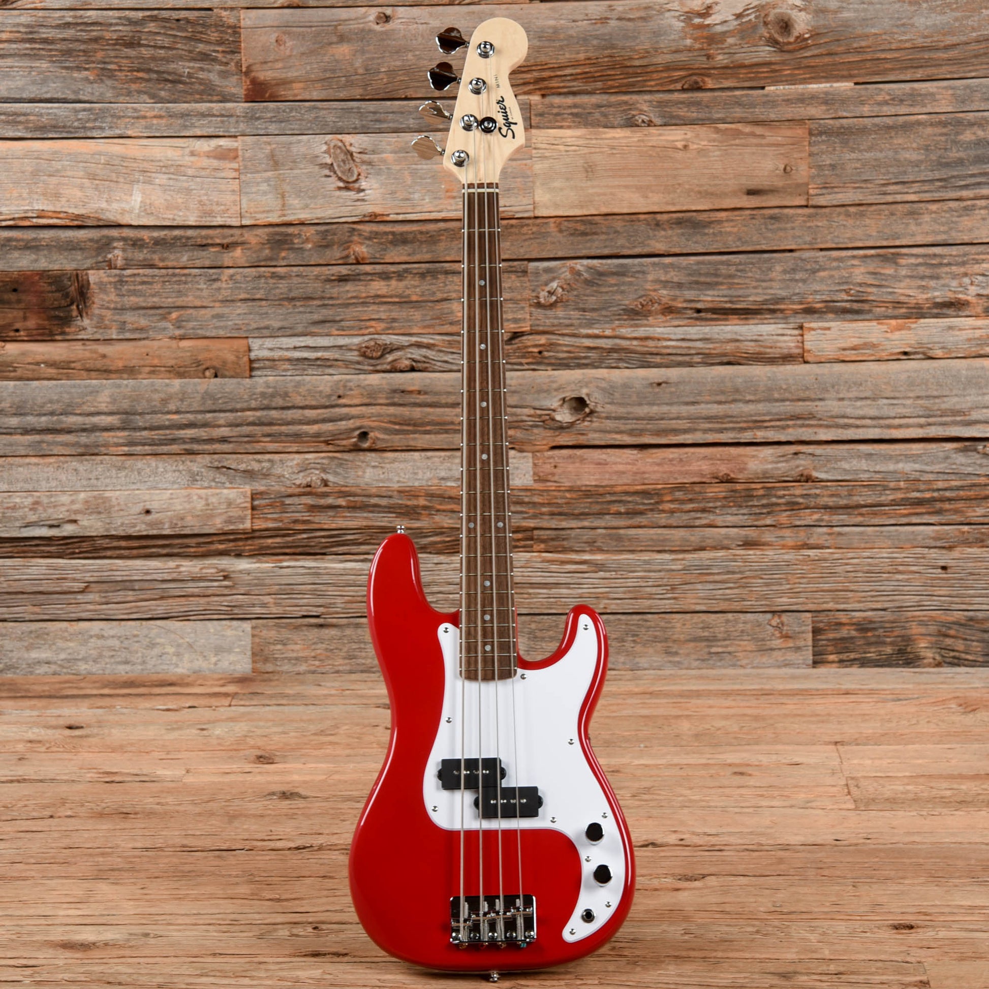 Squier Mini P-Bass Red 2020 Bass Guitars / 4-String