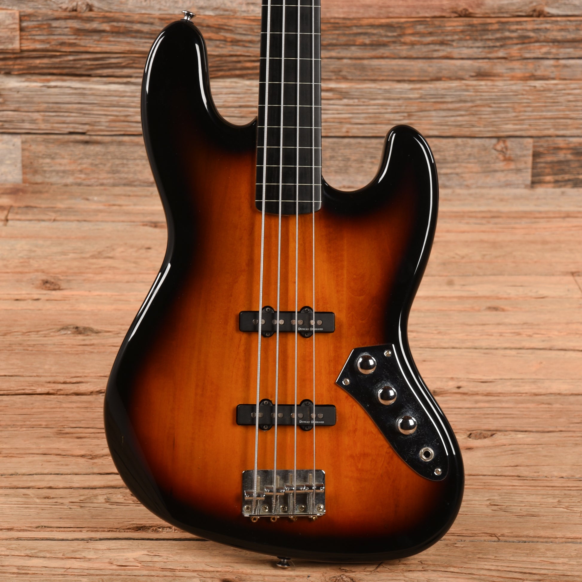 Squier Vintage Modified Fretless Jazz Bass Sunburst 2009 Bass Guitars / 4-String