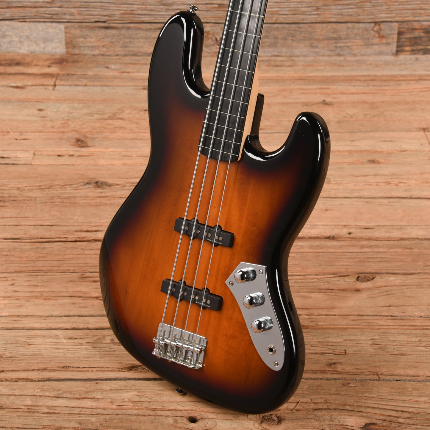 Squier Vintage Modified Fretless Jazz Bass Sunburst 2009 Bass Guitars / 4-String