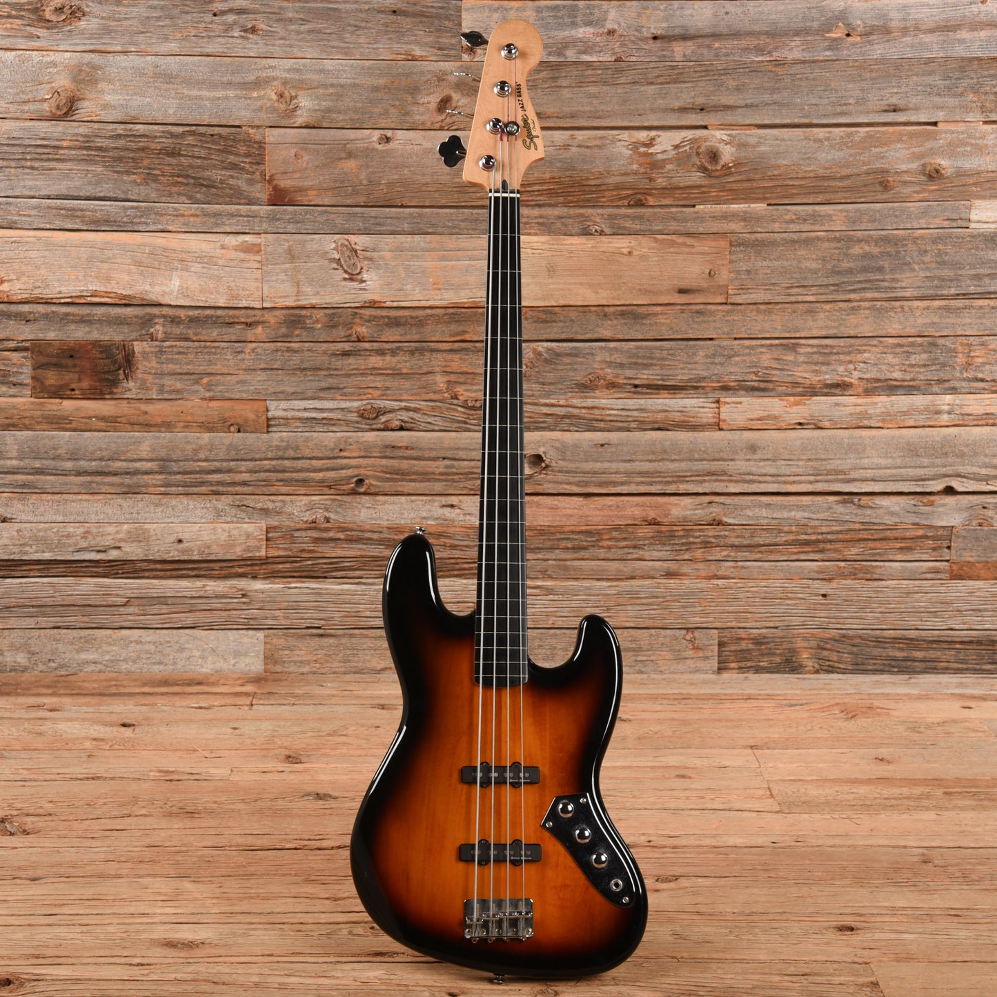 Squier Vintage Modified Fretless Jazz Bass Sunburst 2009 Bass Guitars / 4-String