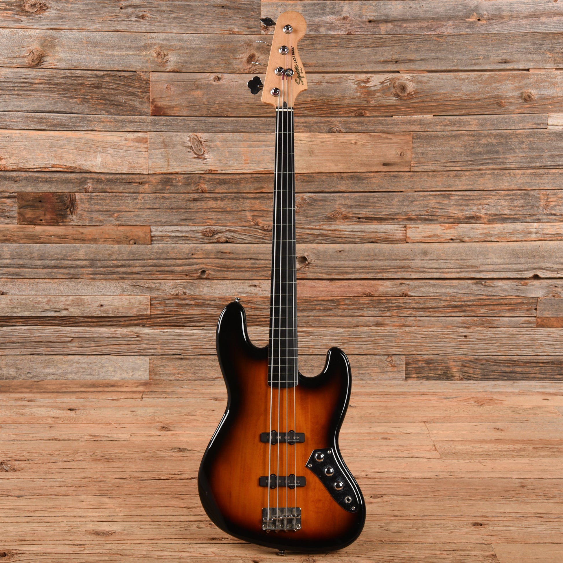 Squier Vintage Modified Fretless Jazz Bass Sunburst 2009 Bass Guitars / 4-String