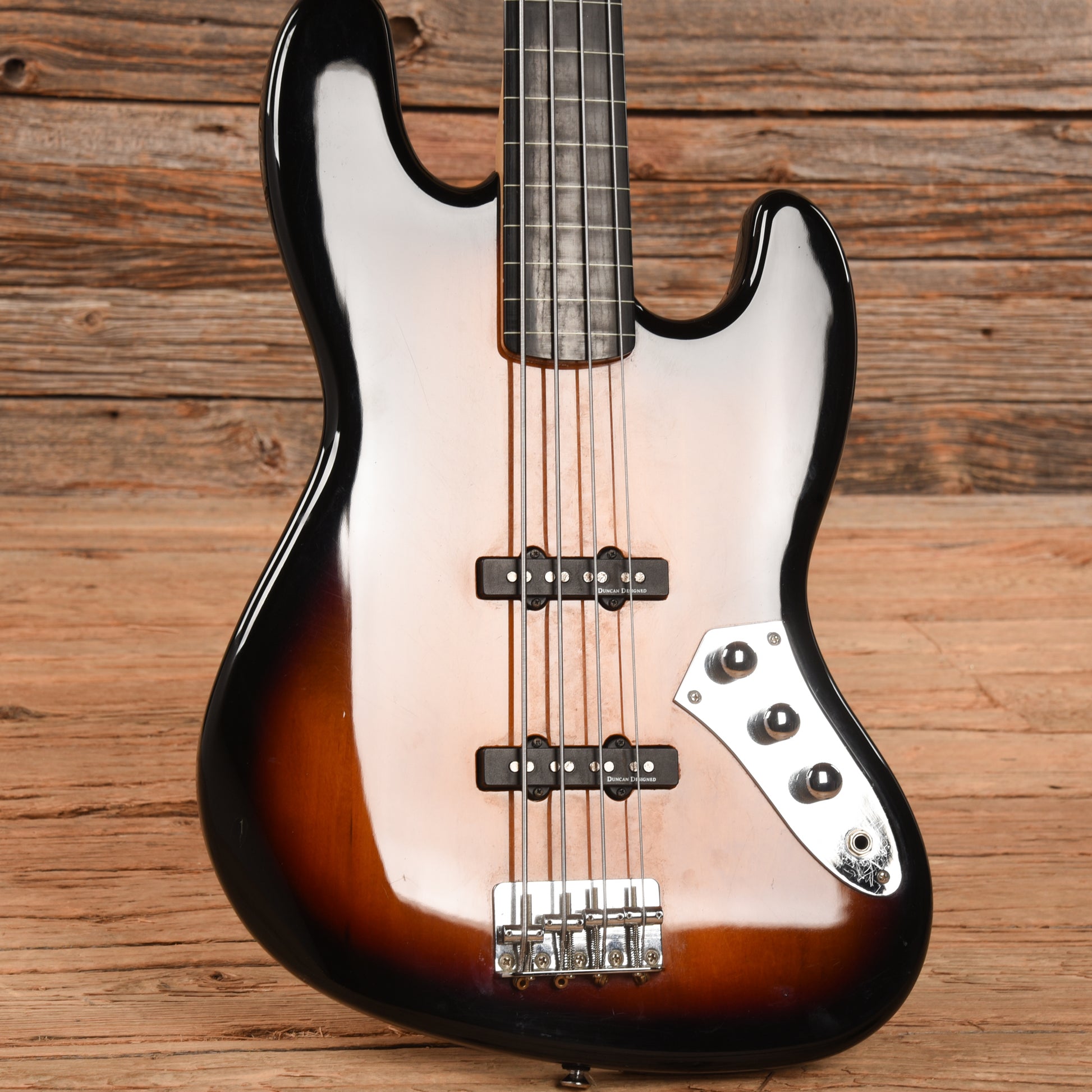 Squier Vintage Modified Fretless Jazz Bass Sunburst 2009 Bass Guitars / 4-String