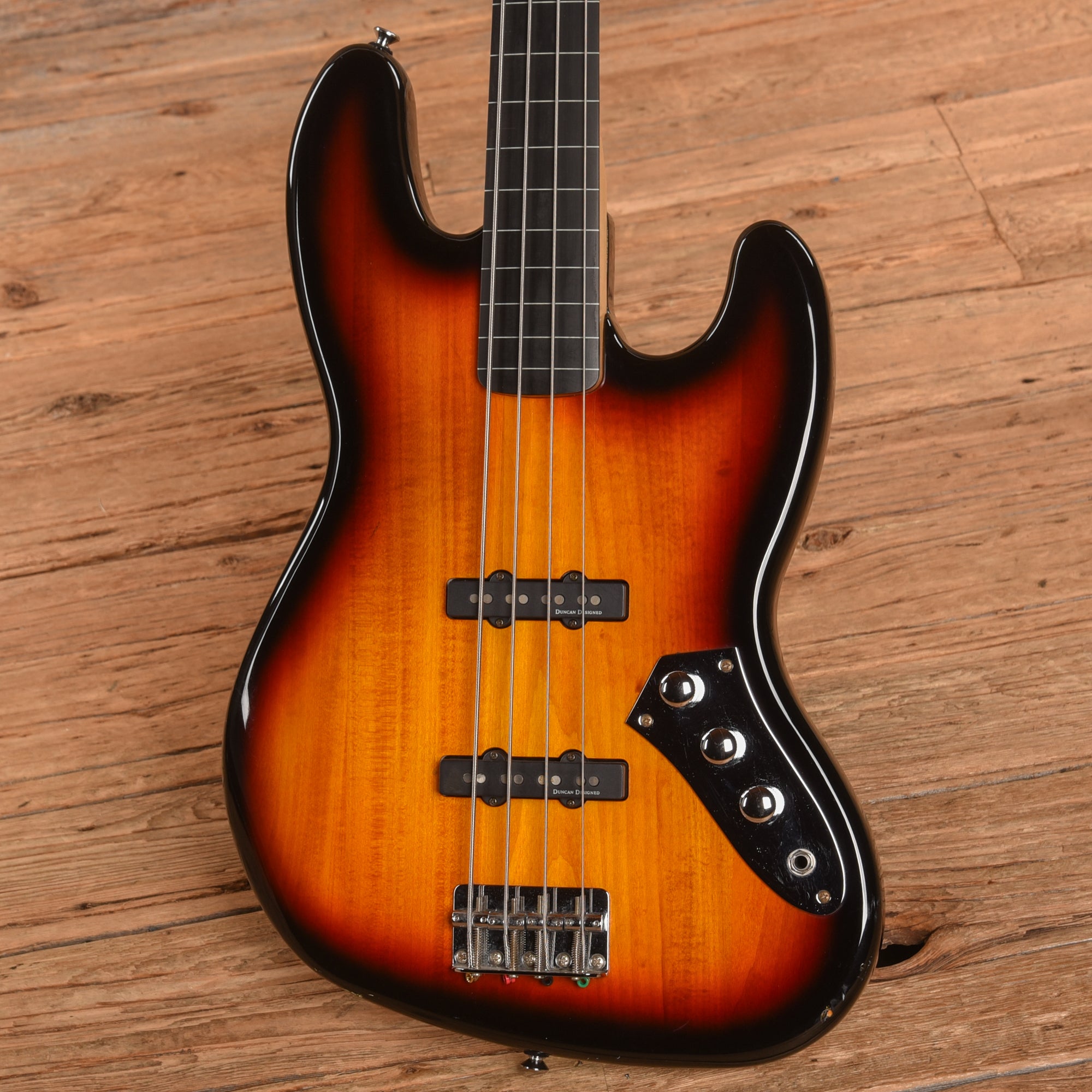 Squier Vintage Modified Jazz Bass Fretless 3-Color Sunburst 2010 Bass Guitars / 4-String