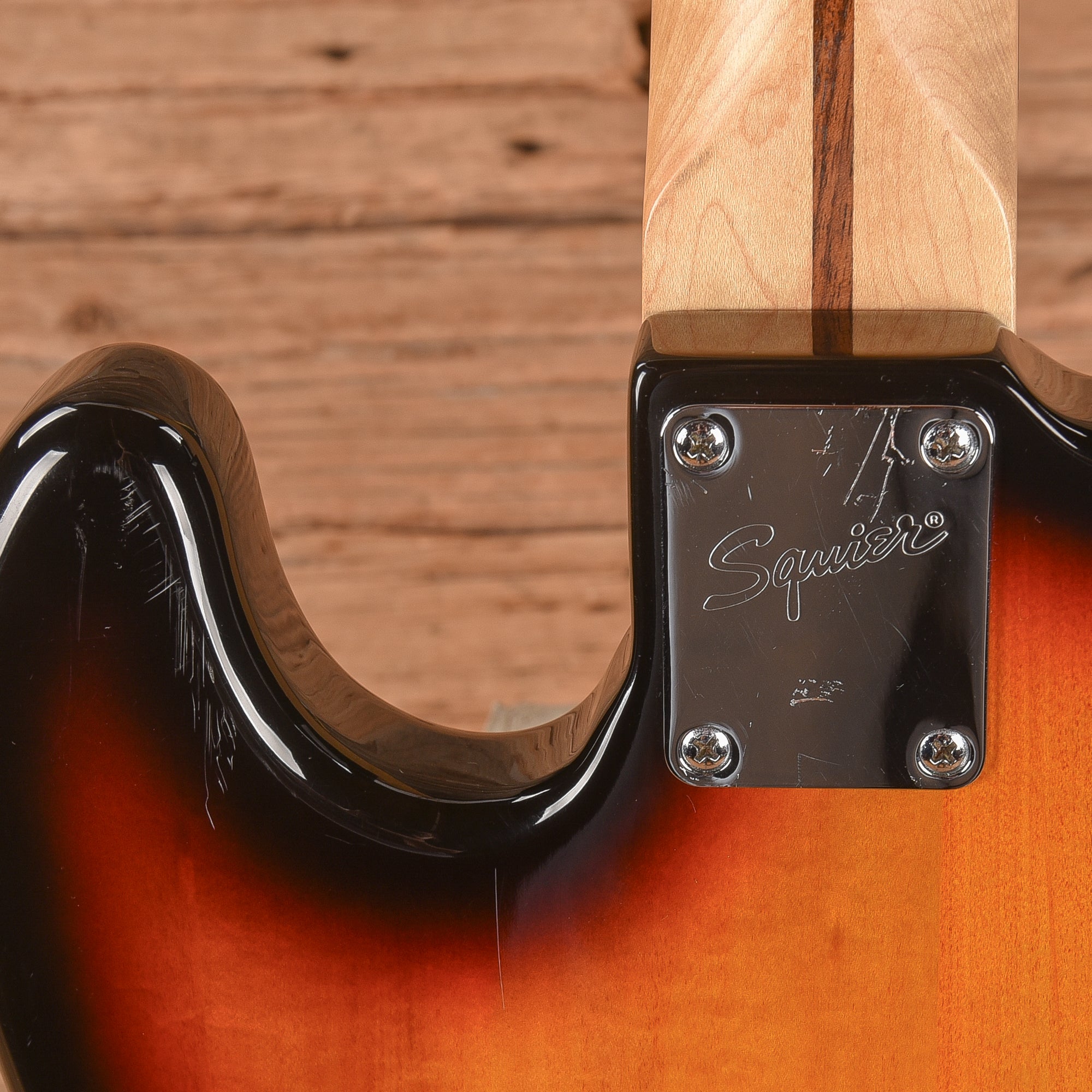 Squier Vintage Modified Jazz Bass Fretless 3-Color Sunburst 2010 Bass Guitars / 4-String