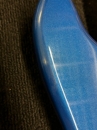 Squier Classic Vibe Bass VI Lake Placid Blue w/Matching Headcap & 3-Ply Parchment Pickguard Bass Guitars / 5-String or More