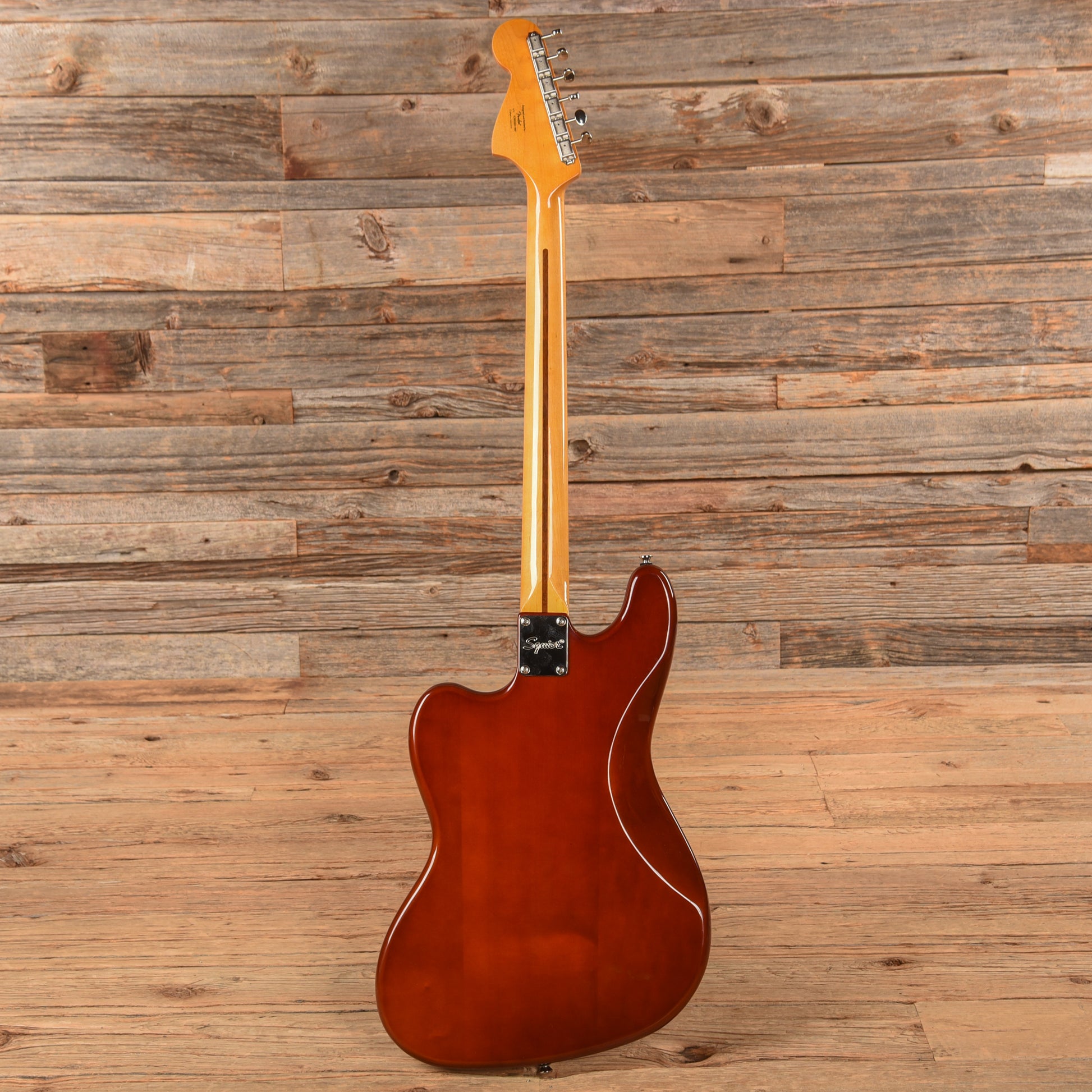 Squier Classic Vibe Bass VI Maple Neck Walnut w/Black Blocks/Binding & 3-Ply Black Bass Guitars / 5-String or More