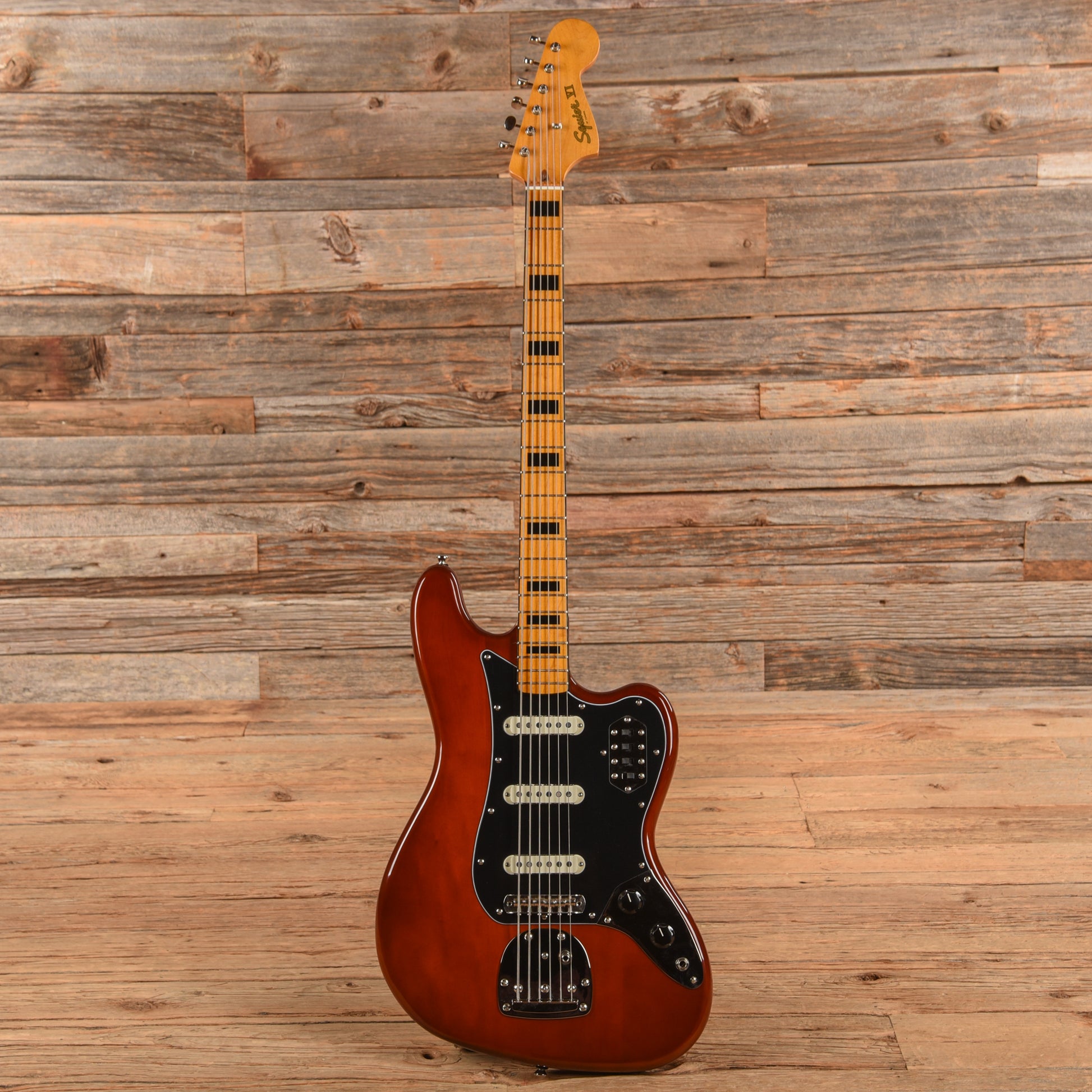 Squier Classic Vibe Bass VI Maple Neck Walnut w/Black Blocks/Binding & 3-Ply Black Bass Guitars / 5-String or More