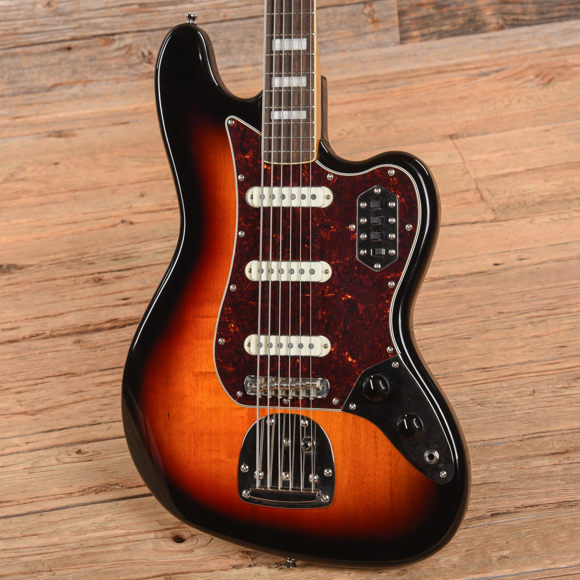 Squier Classic Vibe Bass VI Sunburst 2019 Bass Guitars / 5-String or More